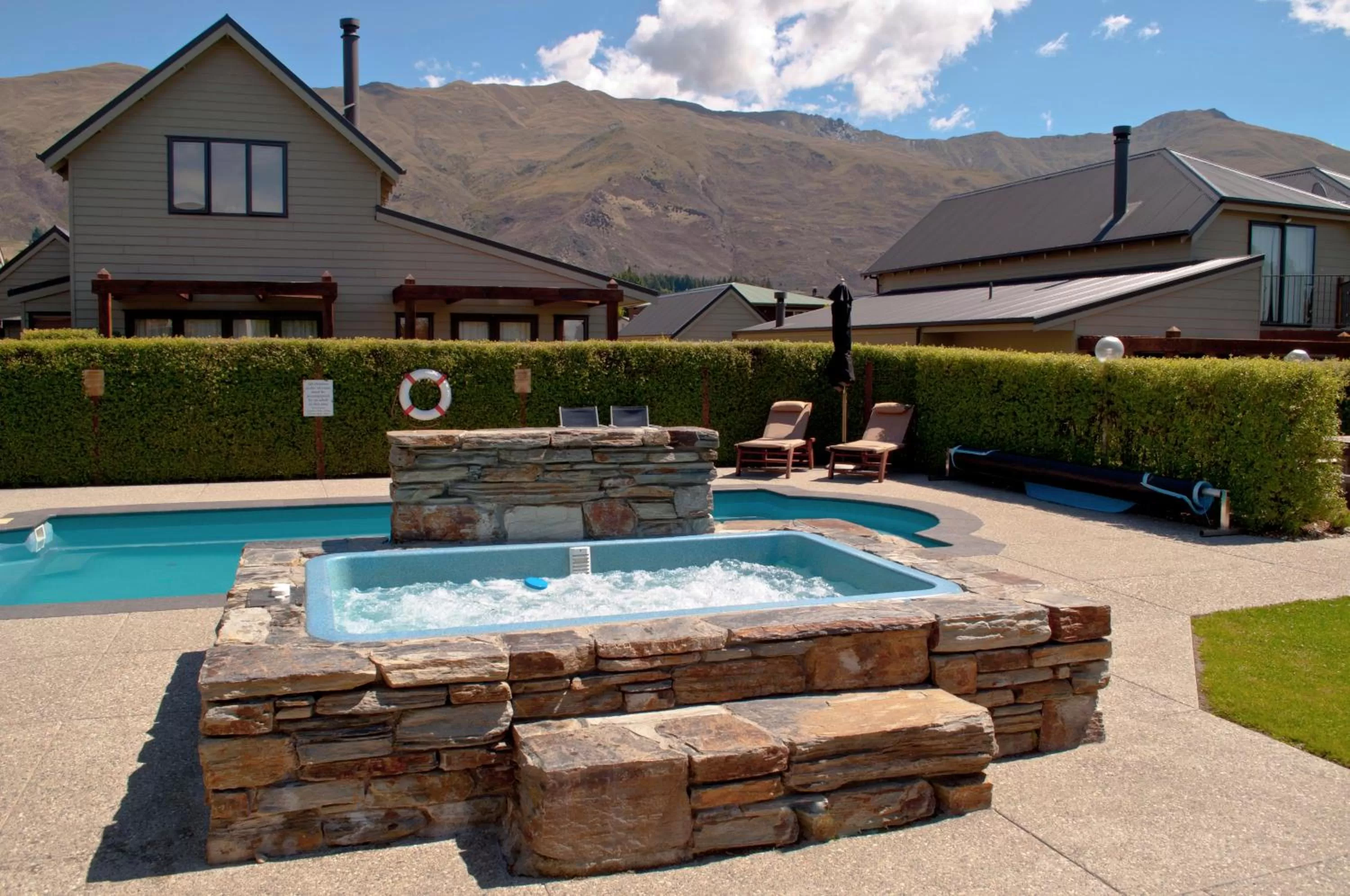 Swimming pool in Wanaka Luxury Apartments