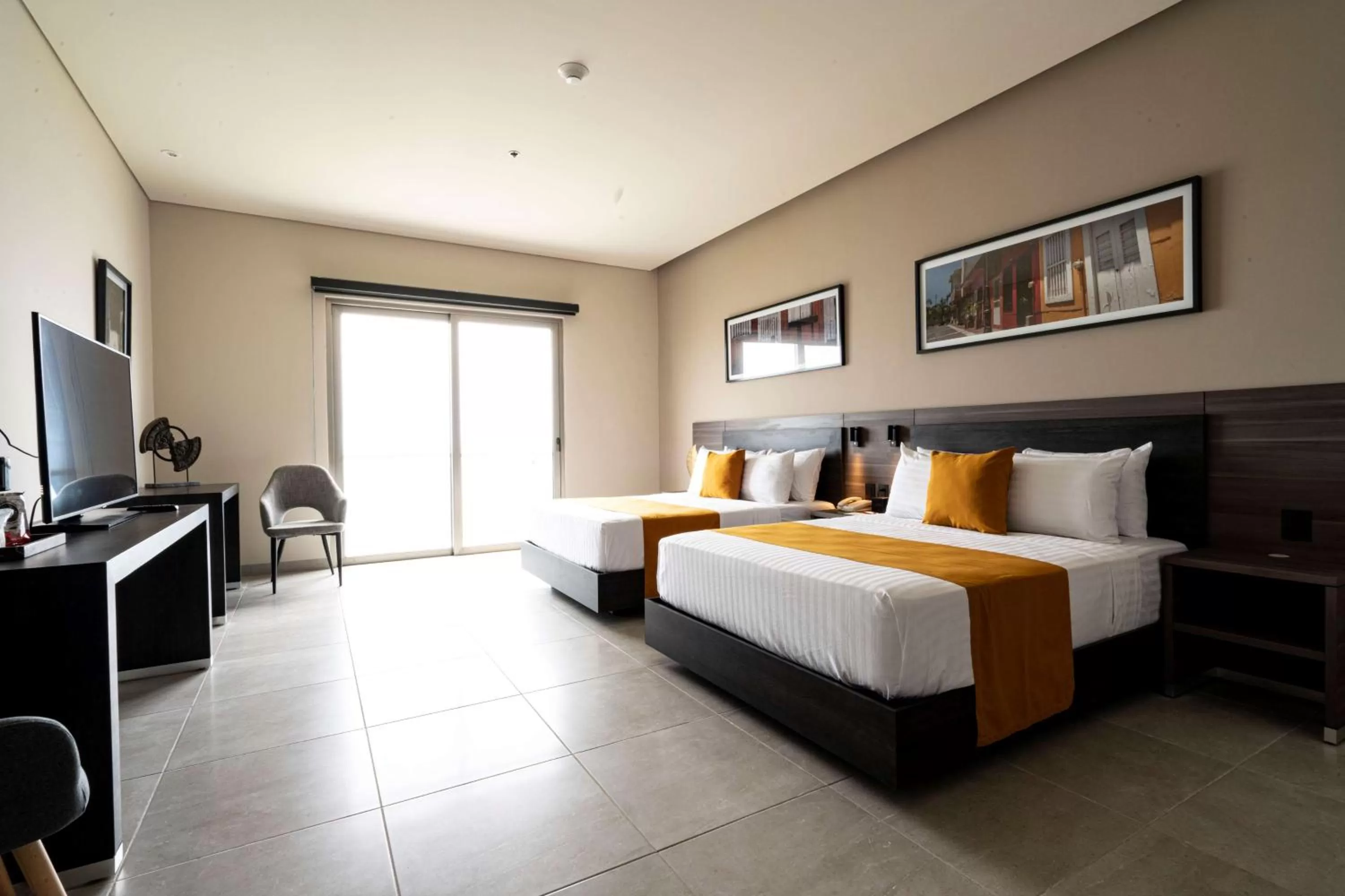 Photo of the whole room, Bed in Best Western Plus Riviera Veracruz