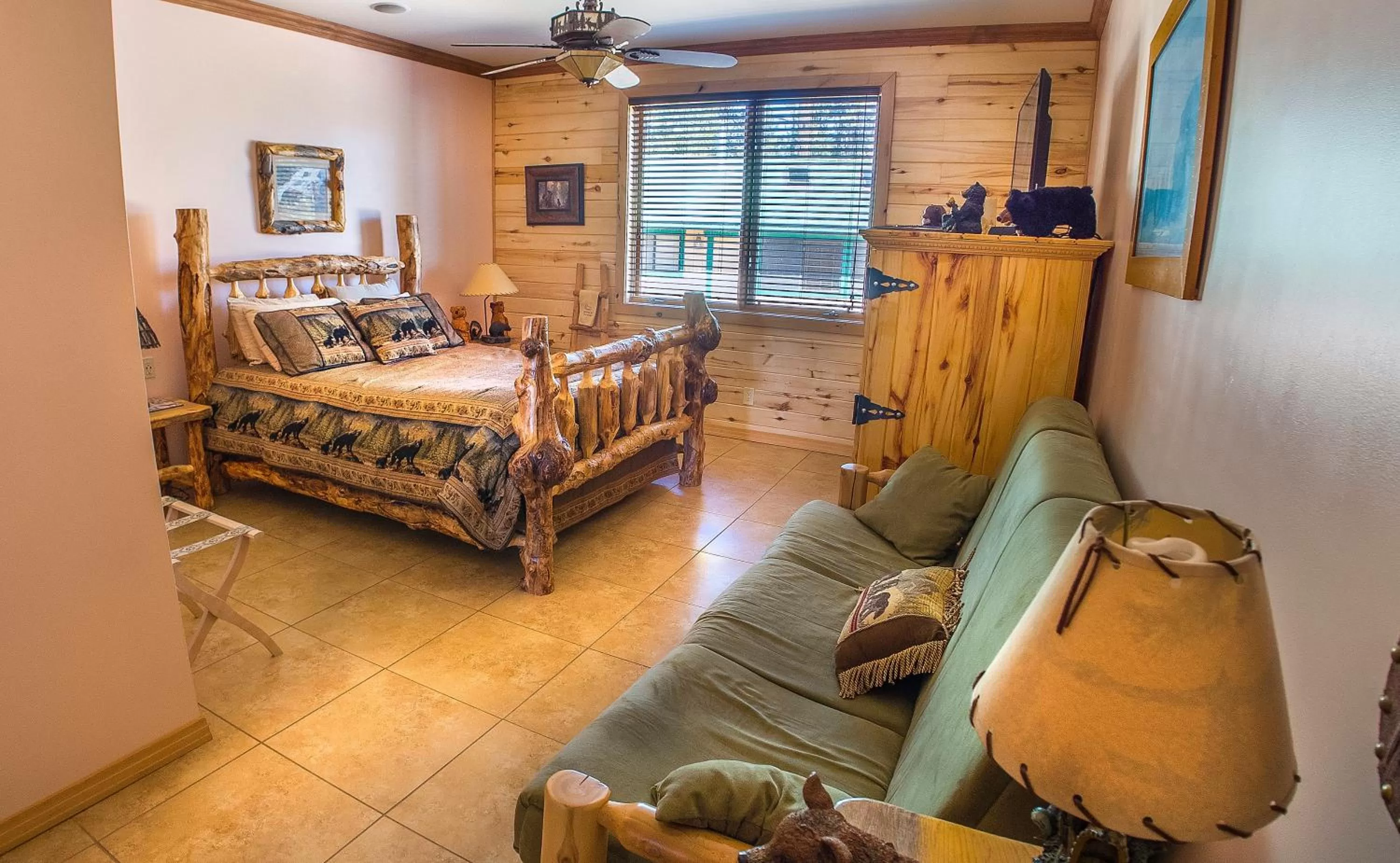 Photo of the whole room, Seating Area in Elktrace Bed and Breakfast