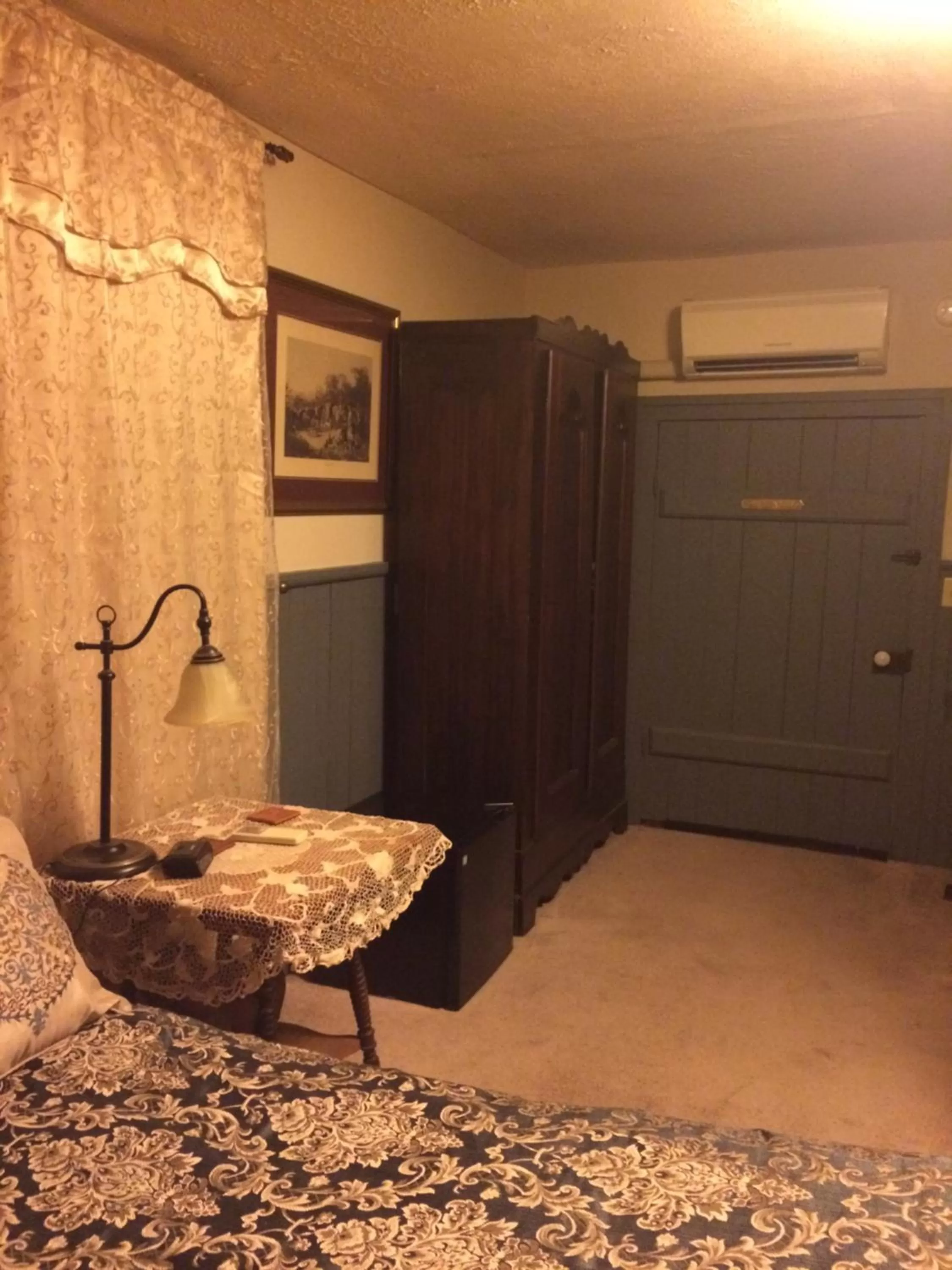 Bed in Main Street Bed & Breakfast