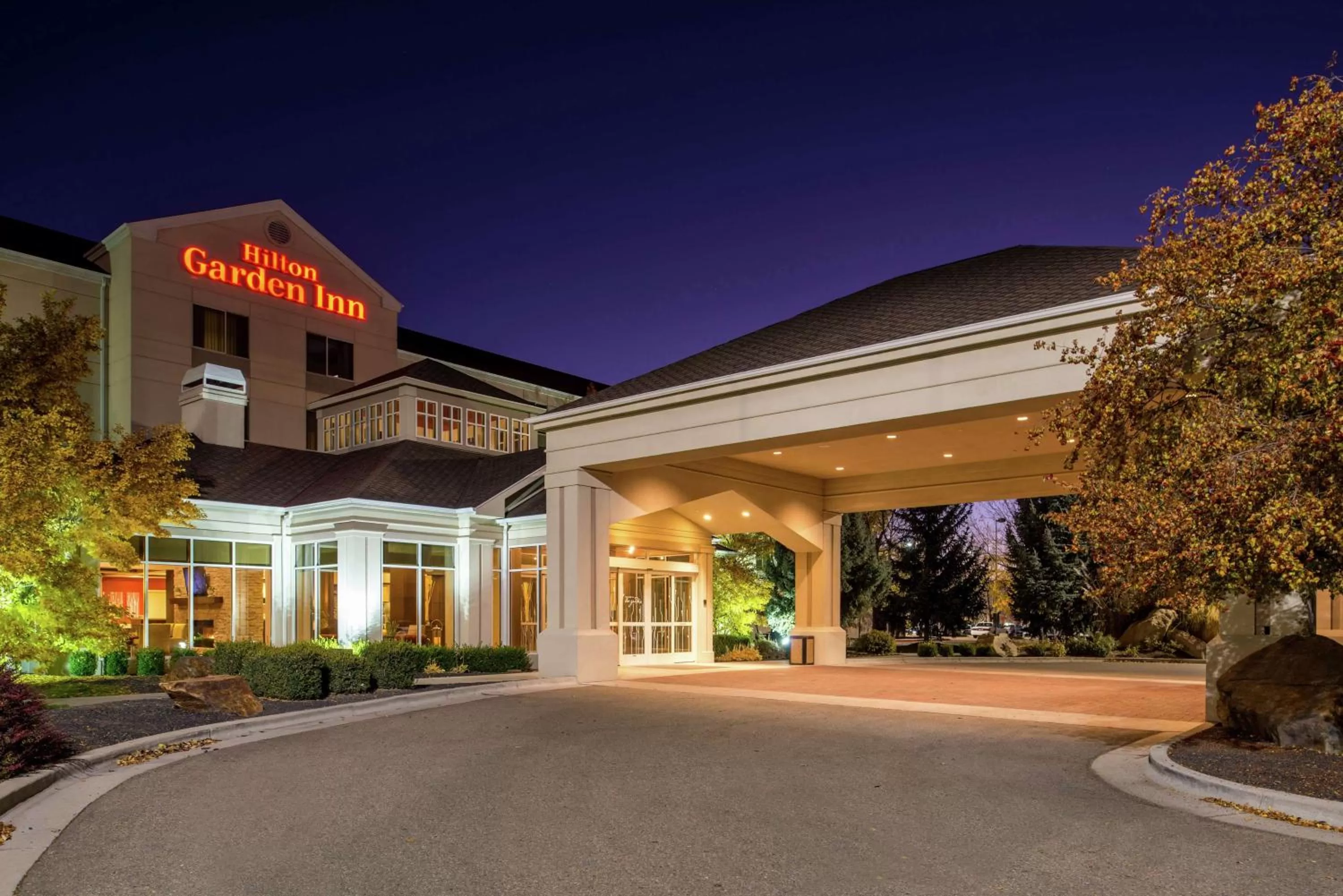 Property building in Hilton Garden Inn Boise Spectrum