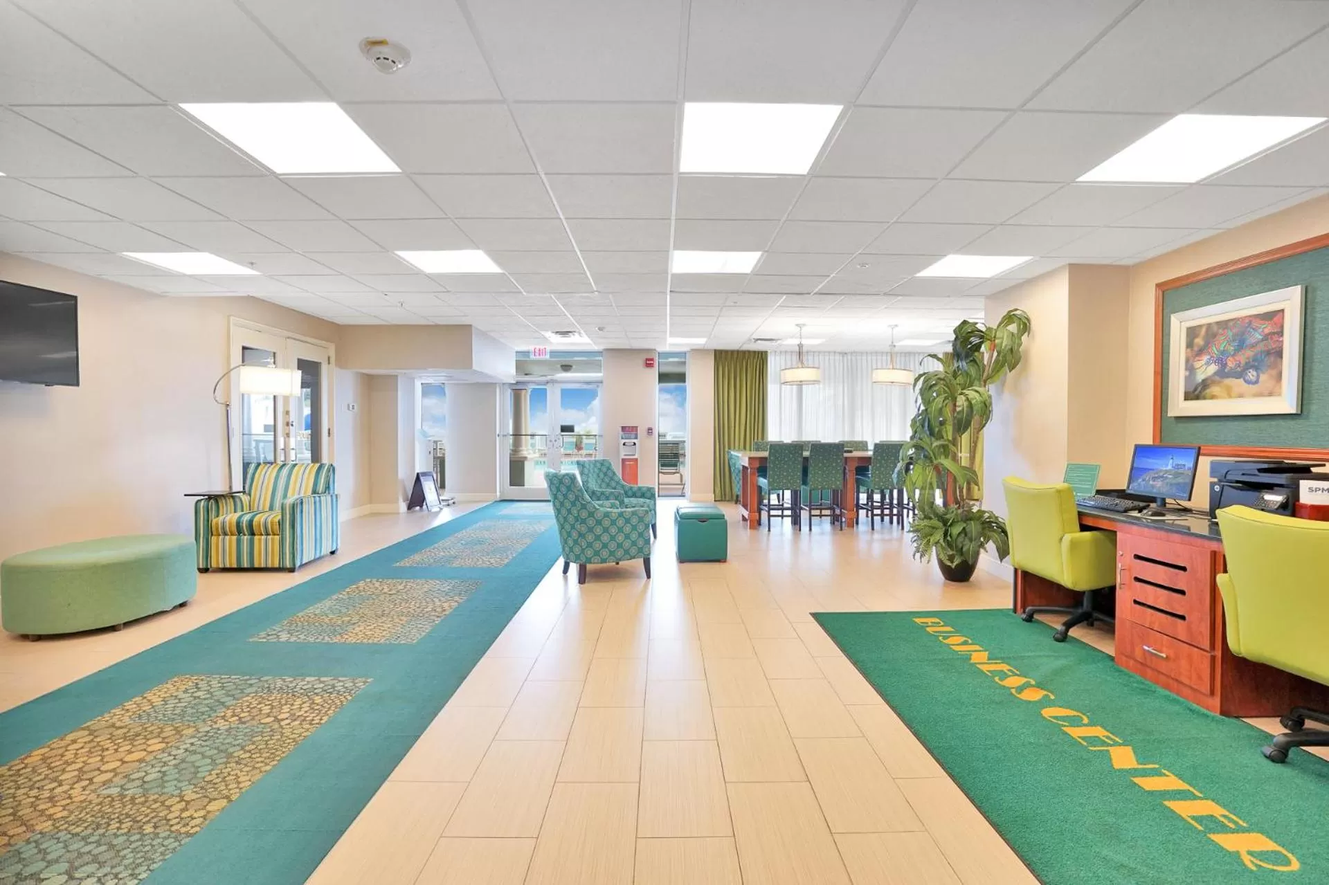 Communal lounge/ TV room in Hollywood Beach Tower