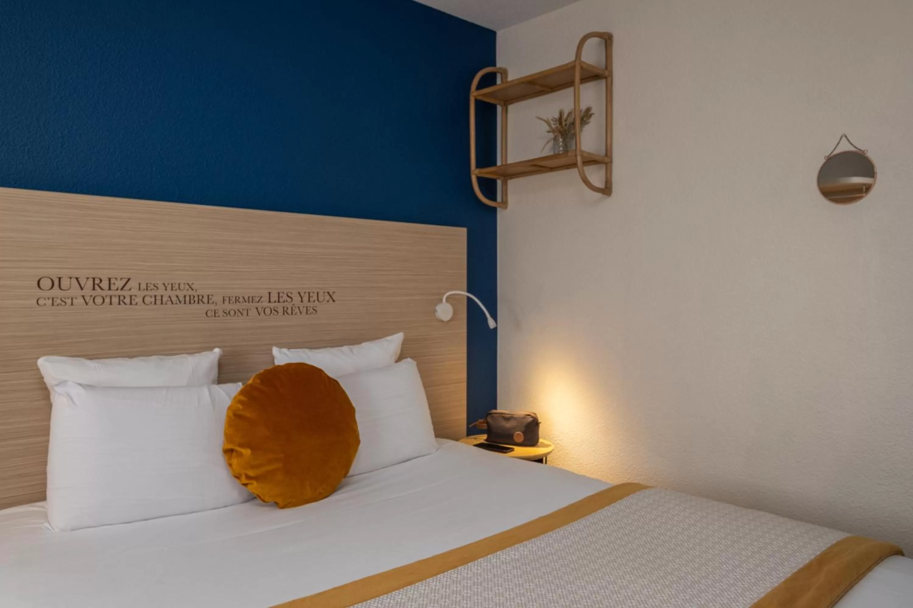 Bedroom, Bed in Kyriad Lyon Est - Bron Eurexpo Le Cottage