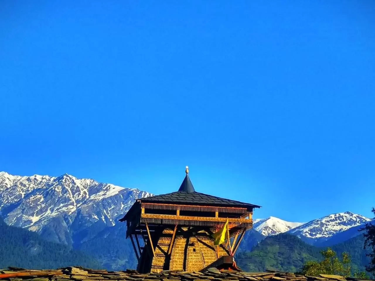 Nearby landmark in Soham's Chateau De Naggar - Manali