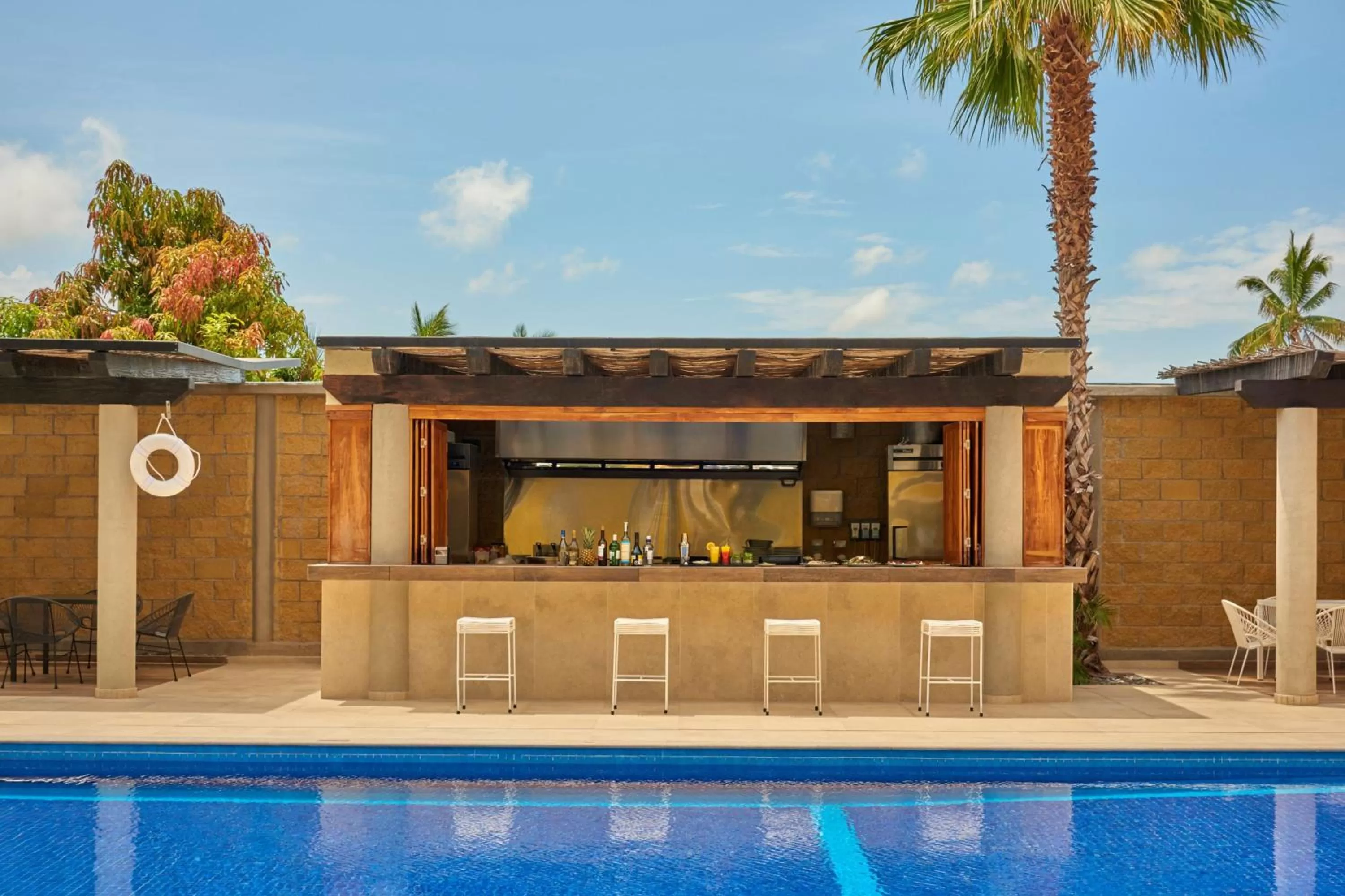 Lounge or bar in City Express Plus by Marriott Cabo San Lucas