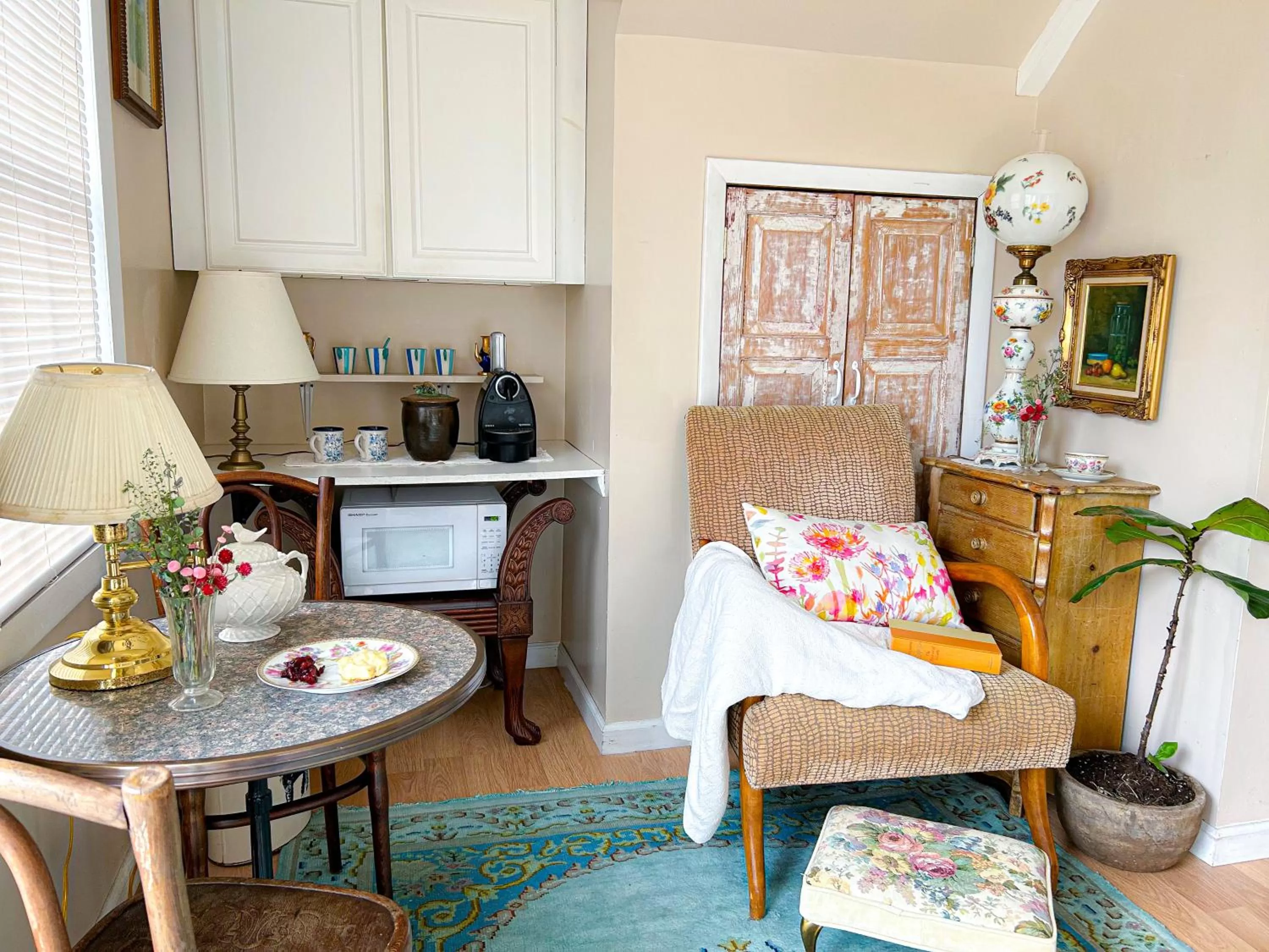 Kitchen/Kitchenette in The Borland House Inn