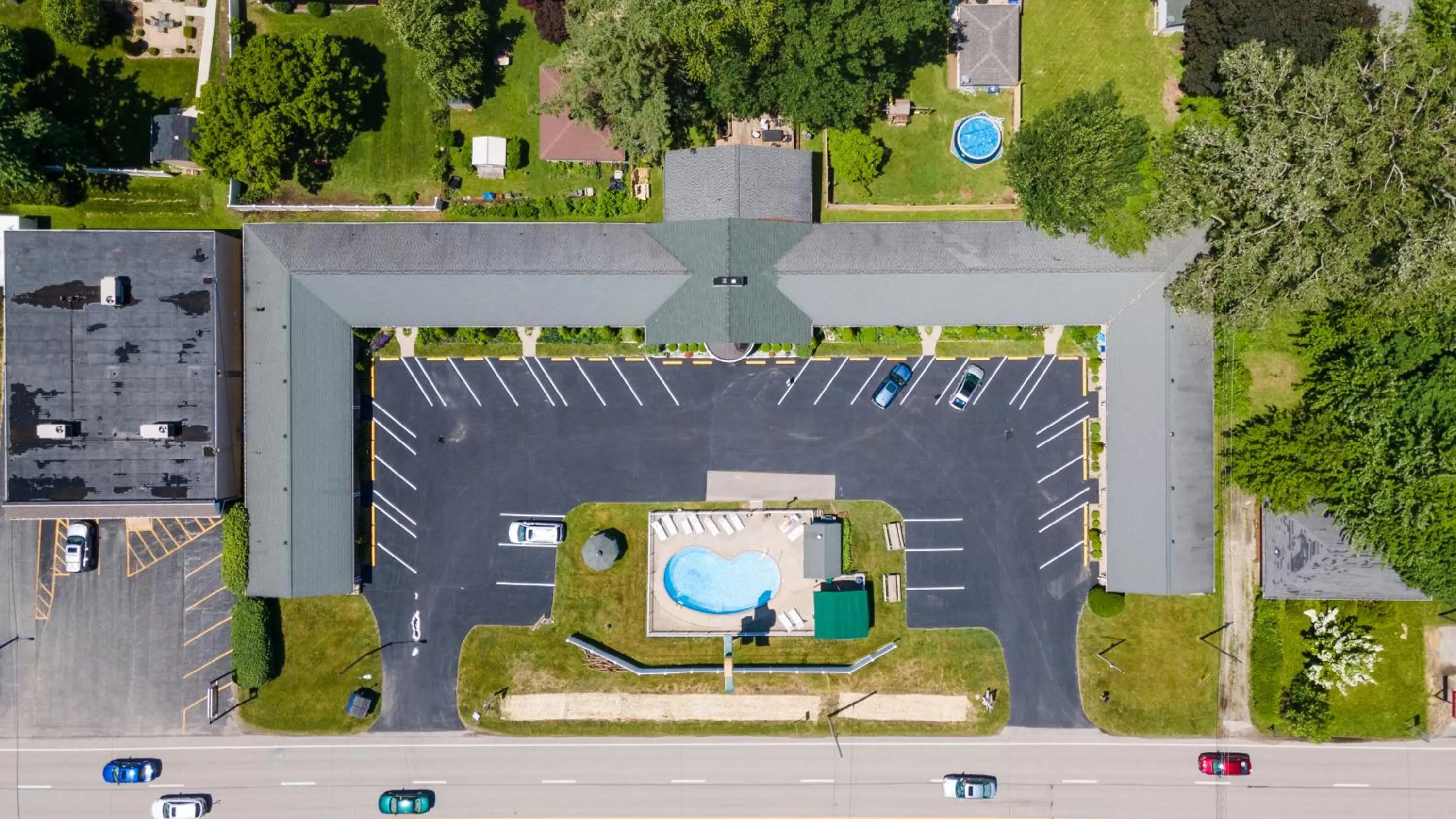 Bird's eye view in Glass House Inn Erie Near I-90 & I-79