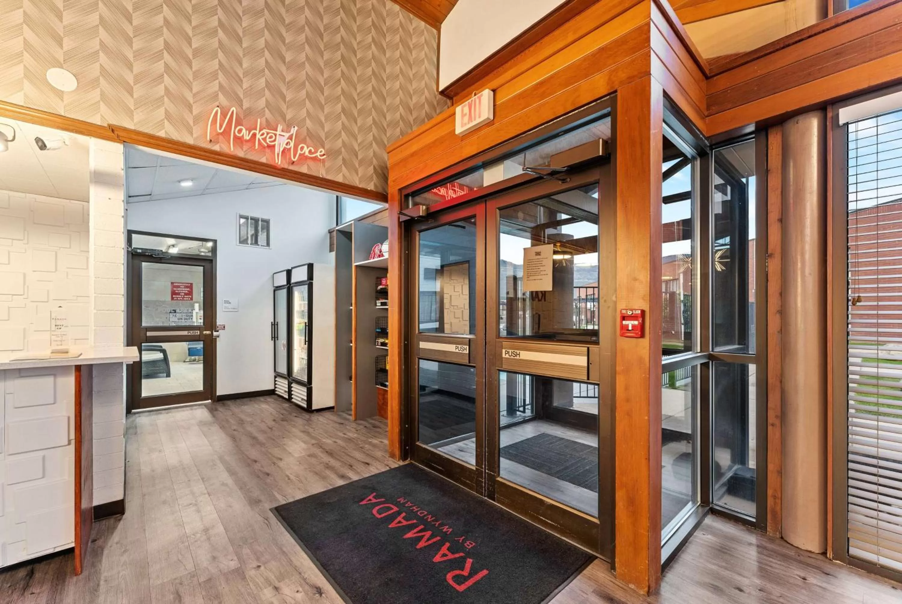 Lobby or reception, Bed in Ramada by Wyndham Cedar City