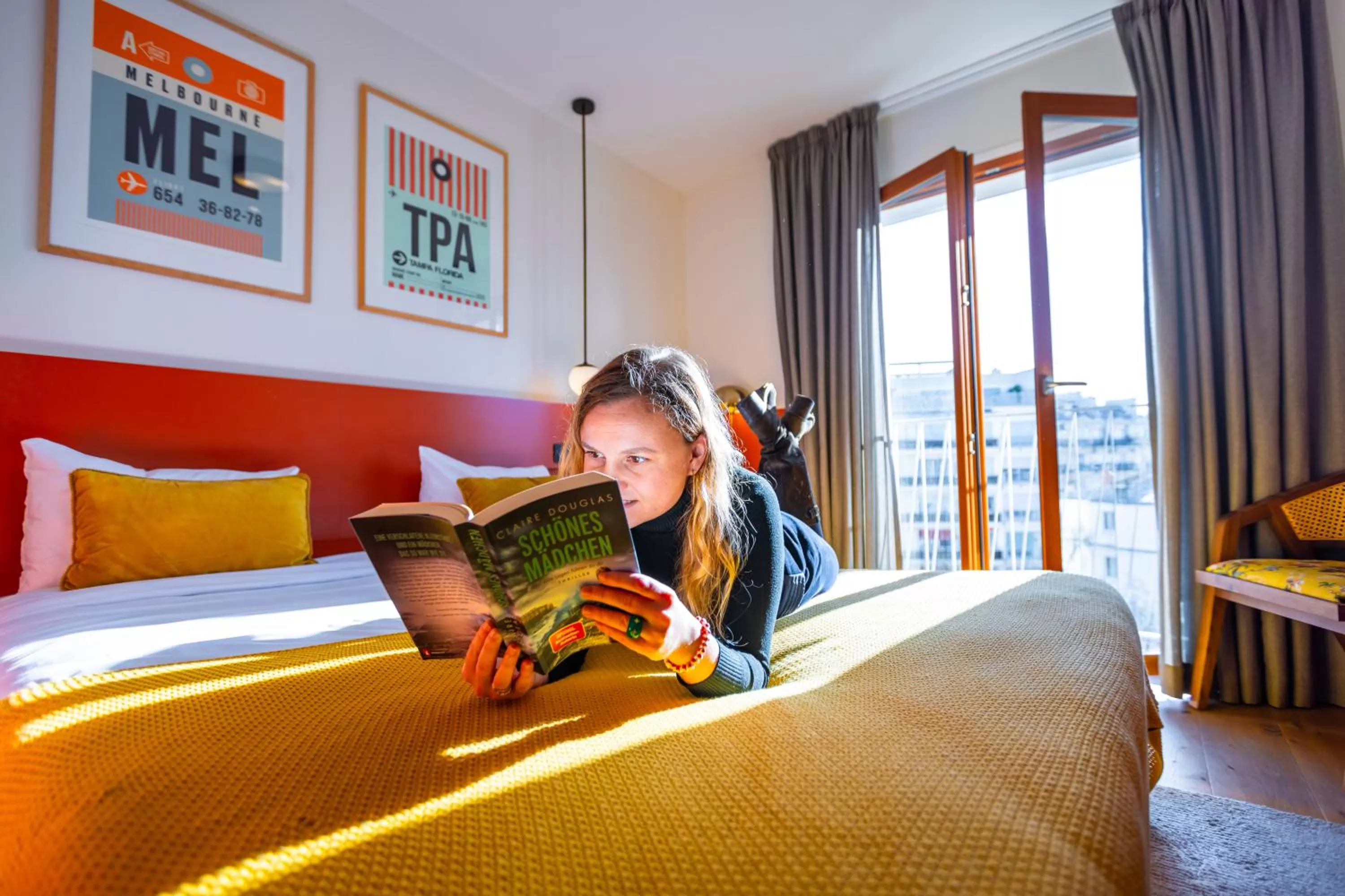 Bed in The People - Paris Nation