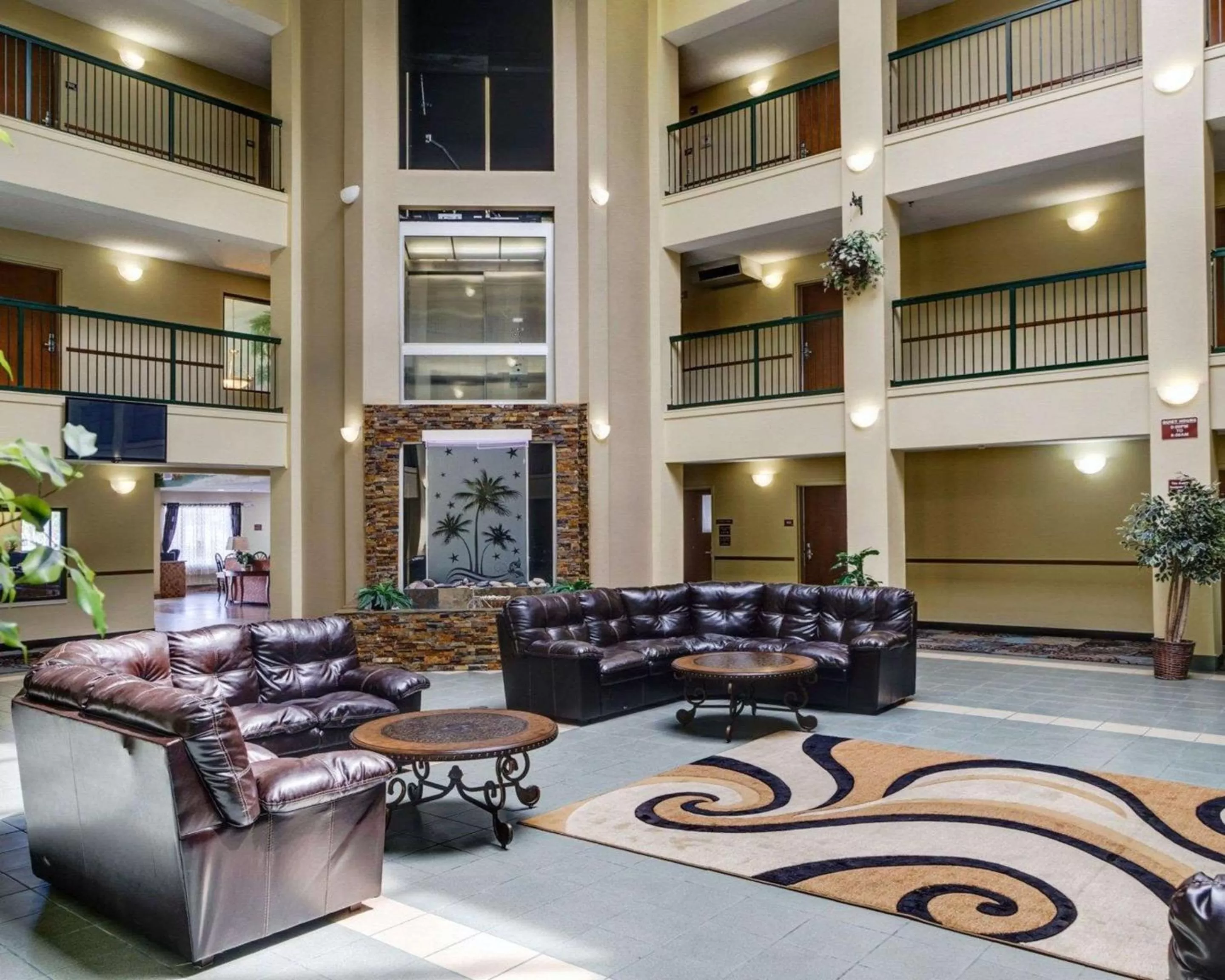 Lobby or reception in Quality Suites Baton Rouge East - Denham Springs