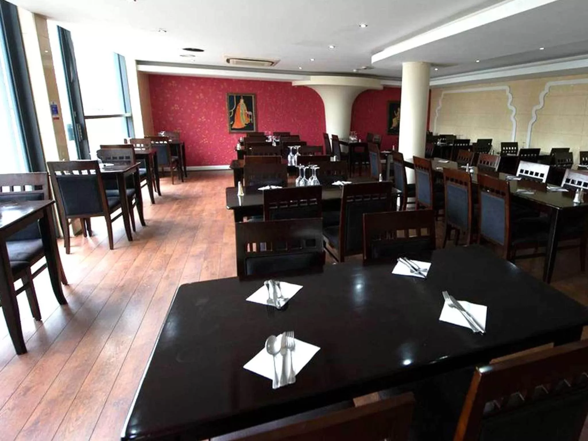 Restaurant/places to eat in Ramada Birmingham Oldbury M5 J2