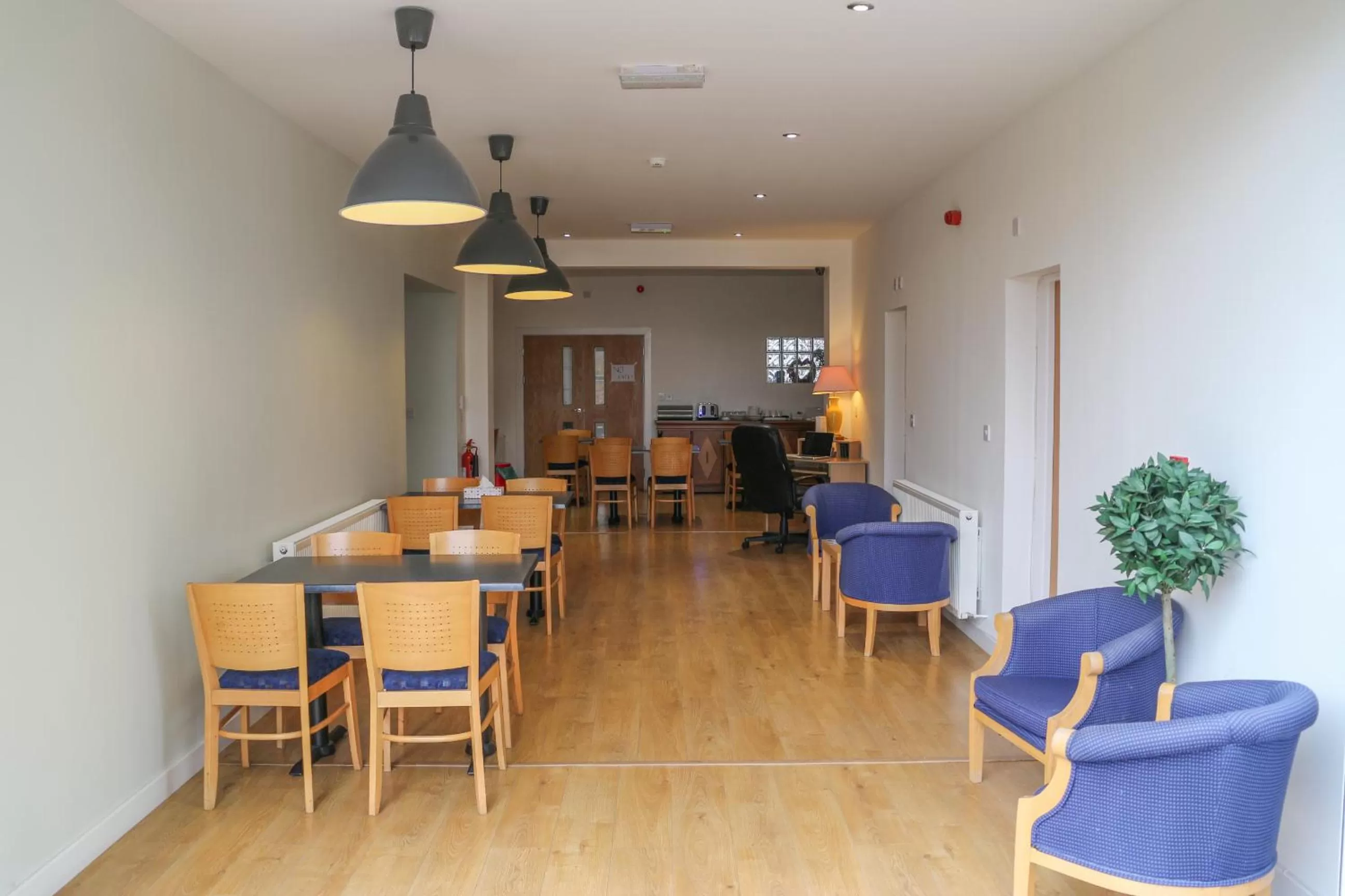 Restaurant/places to eat in Oscar Lodge