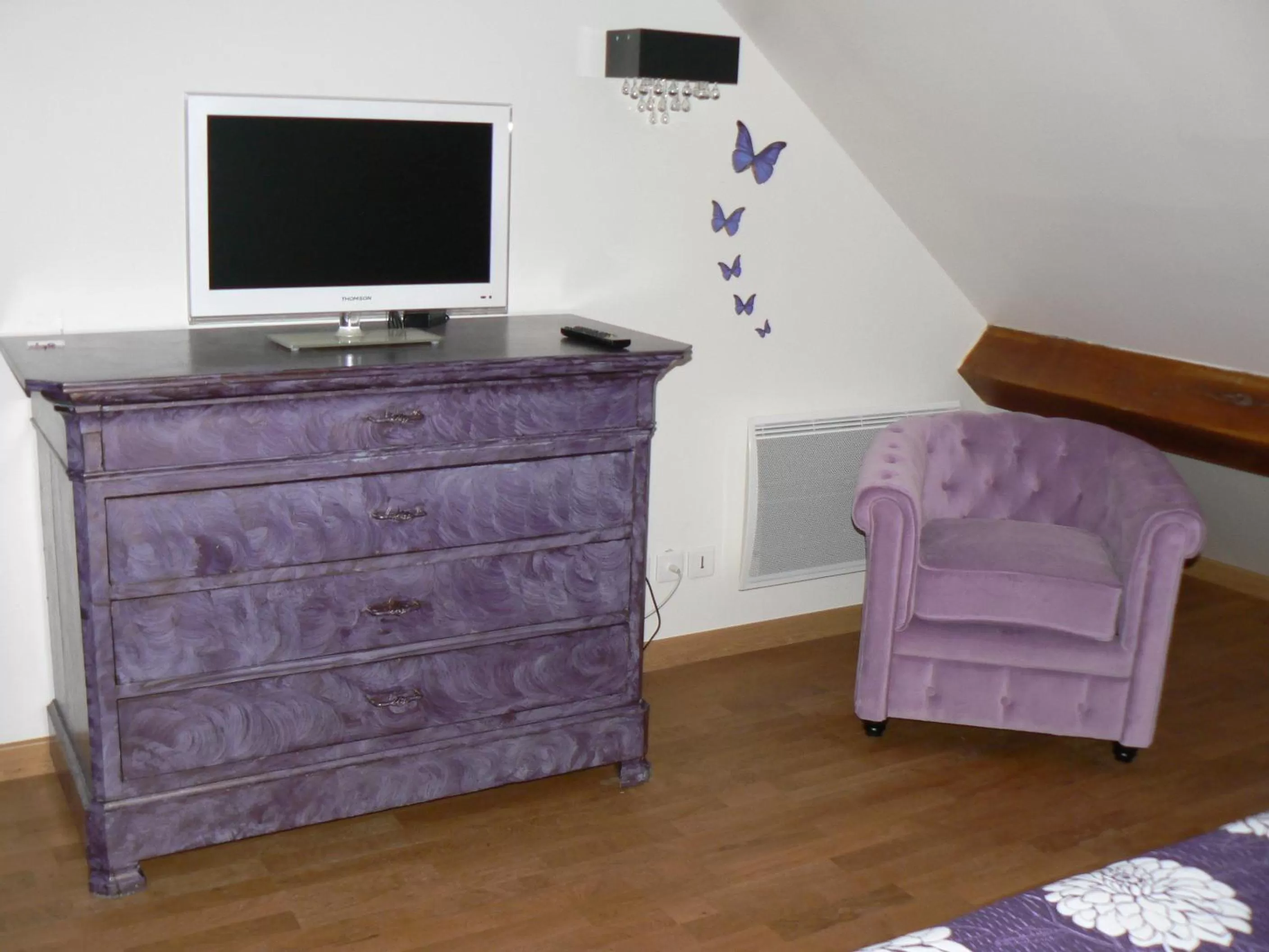 TV and multimedia, TV/Entertainment Center in Le Manoir des Chapelles