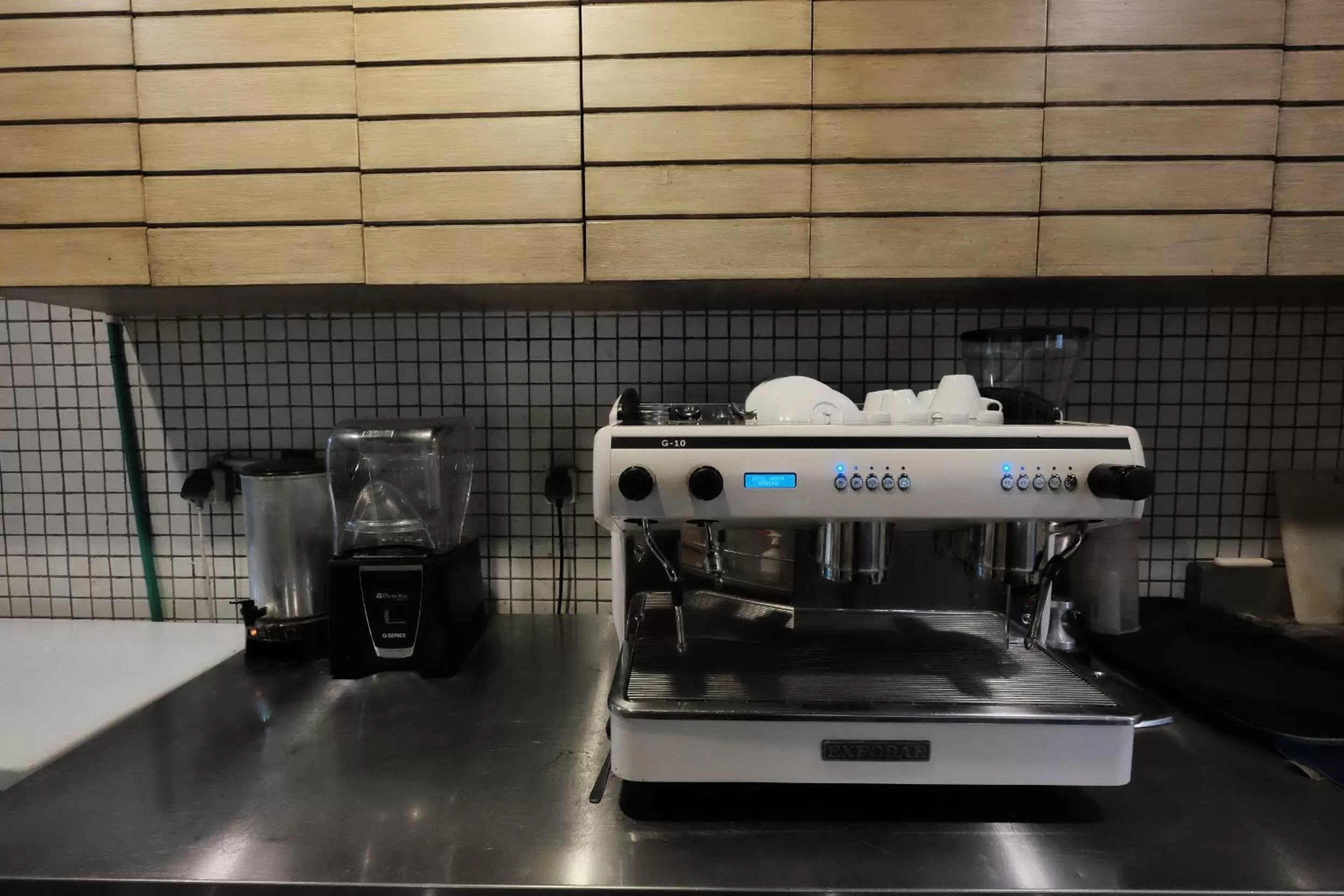 Restaurant/places to eat in Namin Dago Hotel