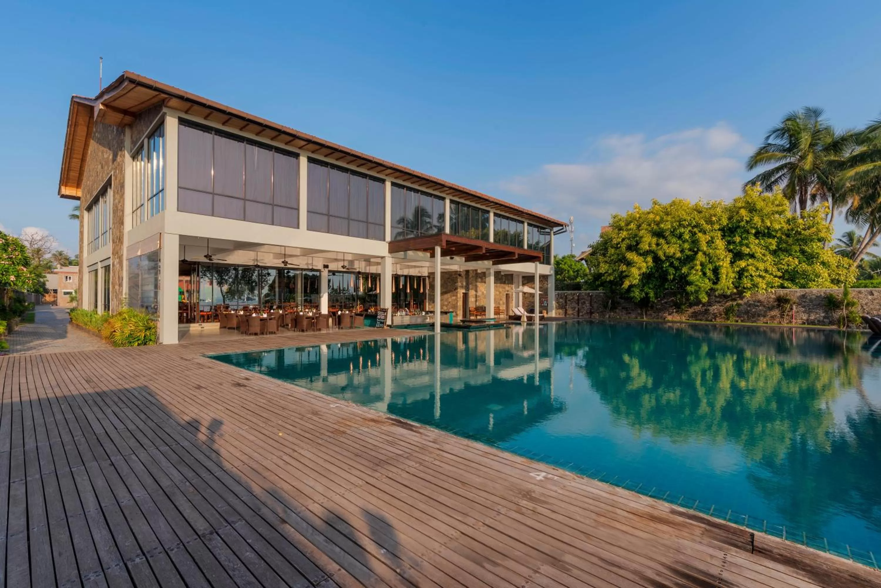Facade/entrance in Regenta Arie Lagoon Negombo