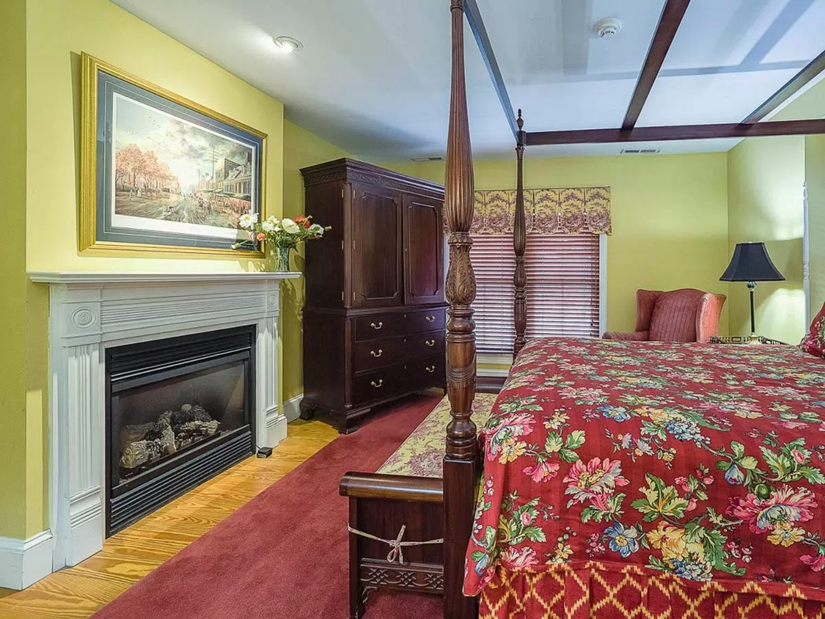 Bed in George Brooks House B&B