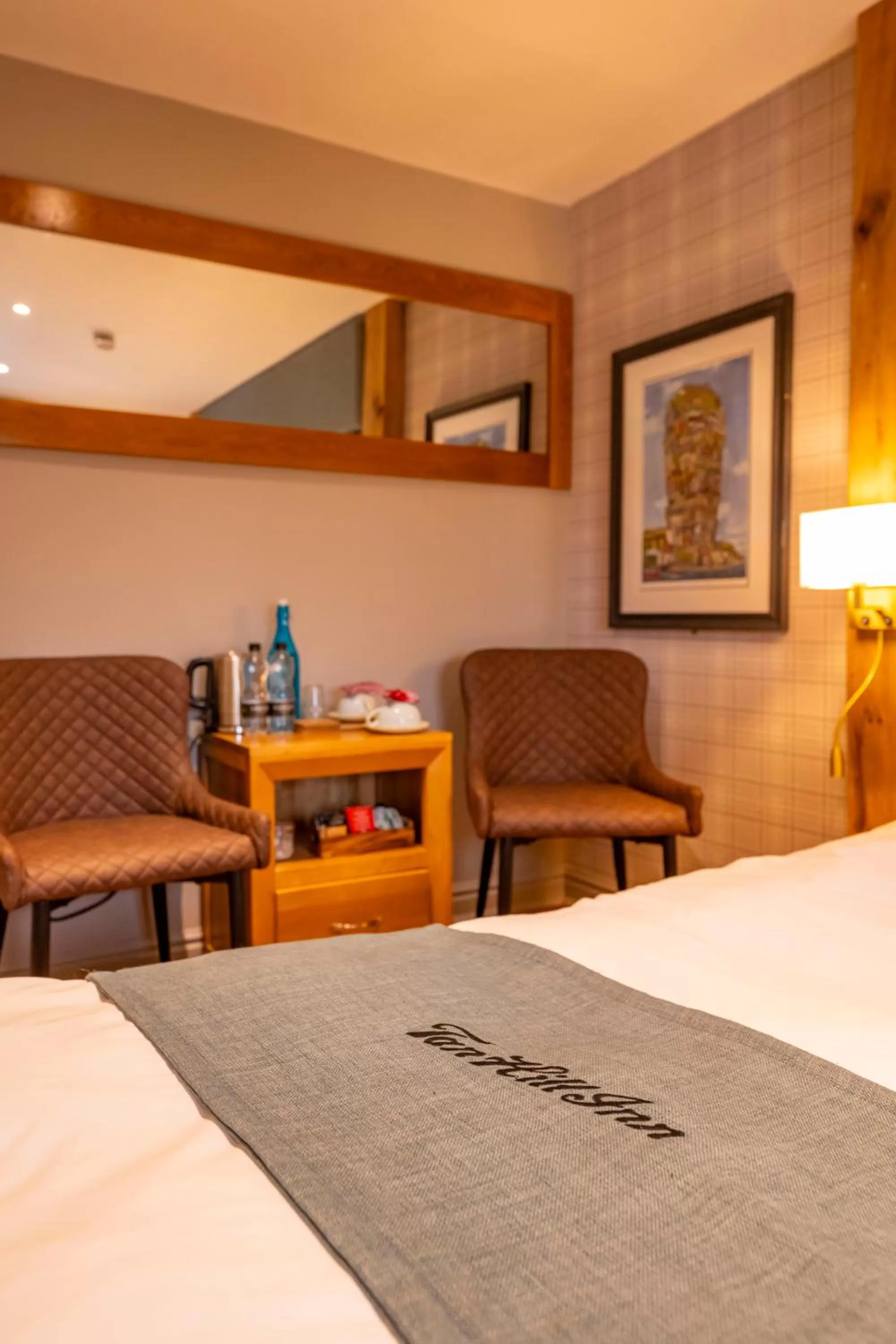 Photo of the whole room, Bed in The Tan Hill Inn