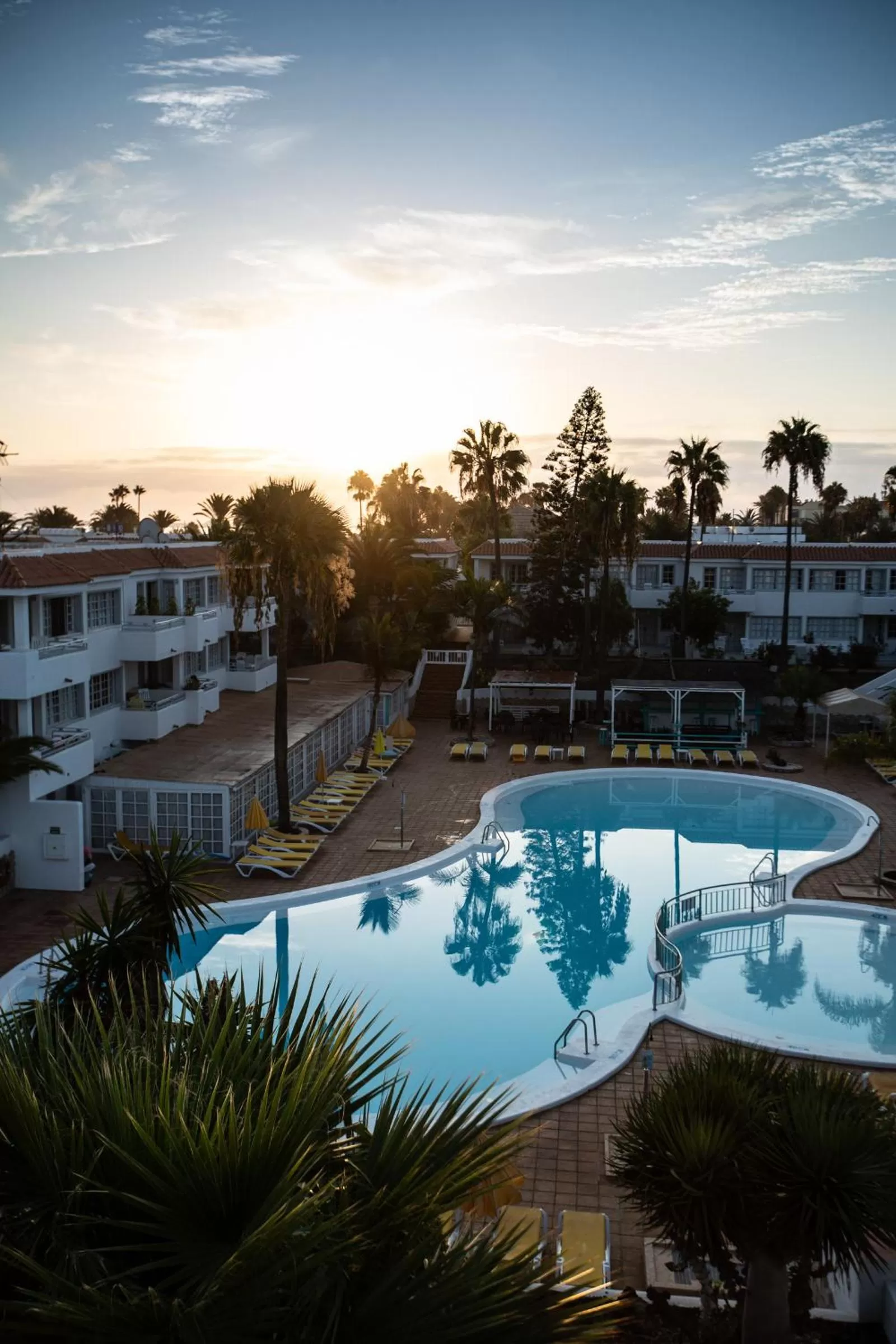 Pool view in Fuentepark Apartments