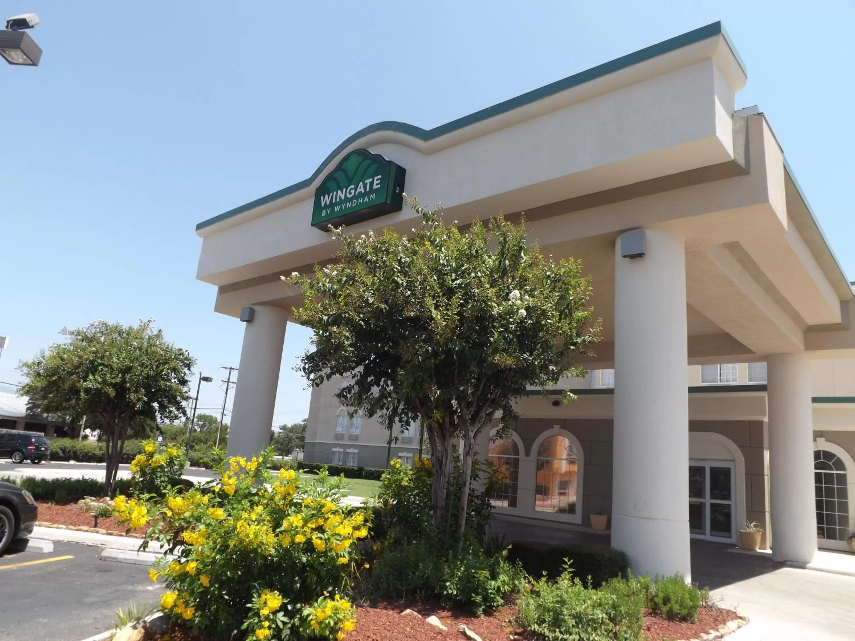 Facade/entrance in Wingate by Wyndham San Marcos