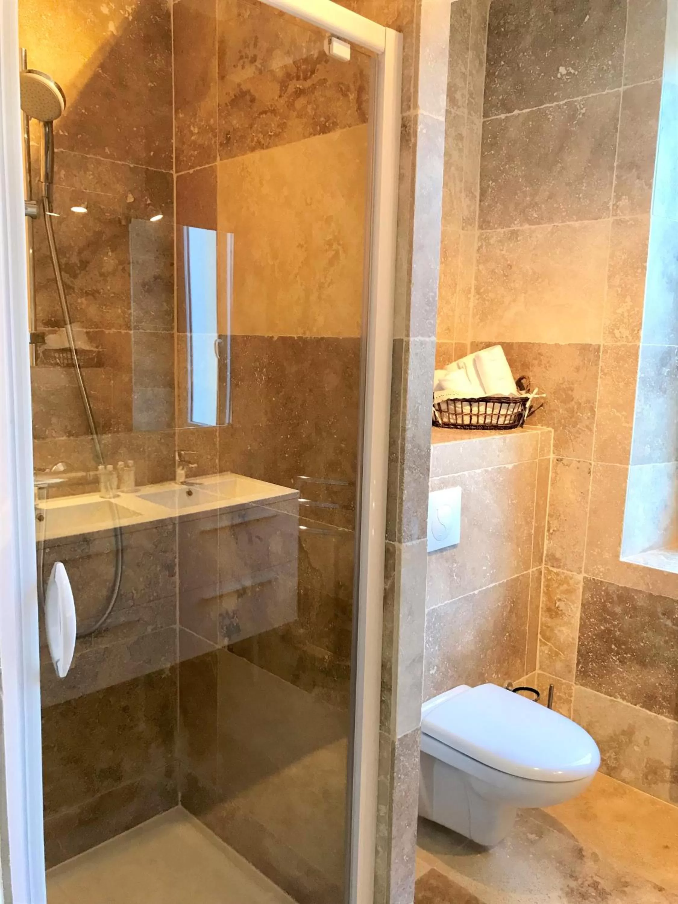 Shower in Domaine de l'Aufrene