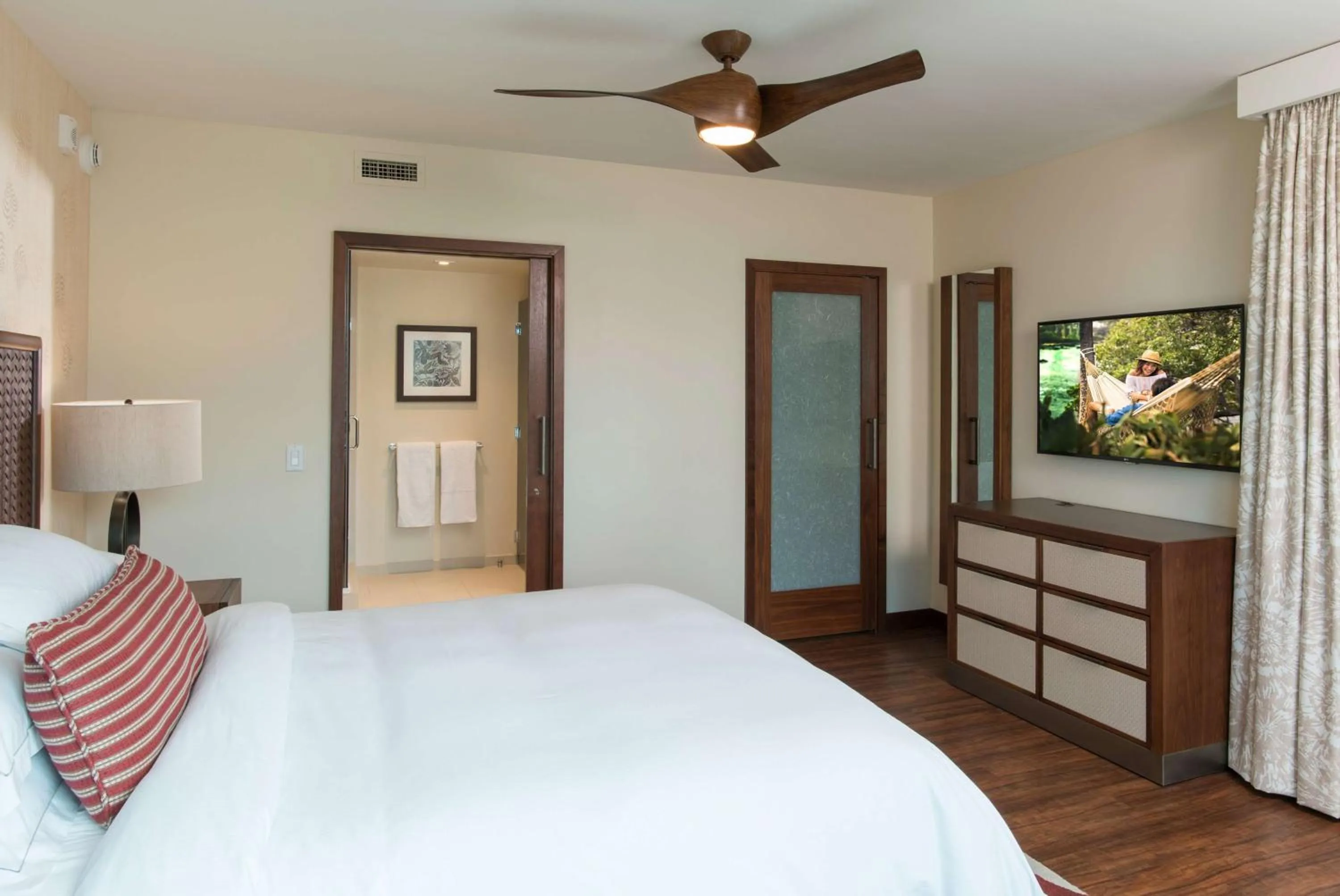 Bed in Hilton Grand Vacation Club The Grand Islander Waikiki Honolulu