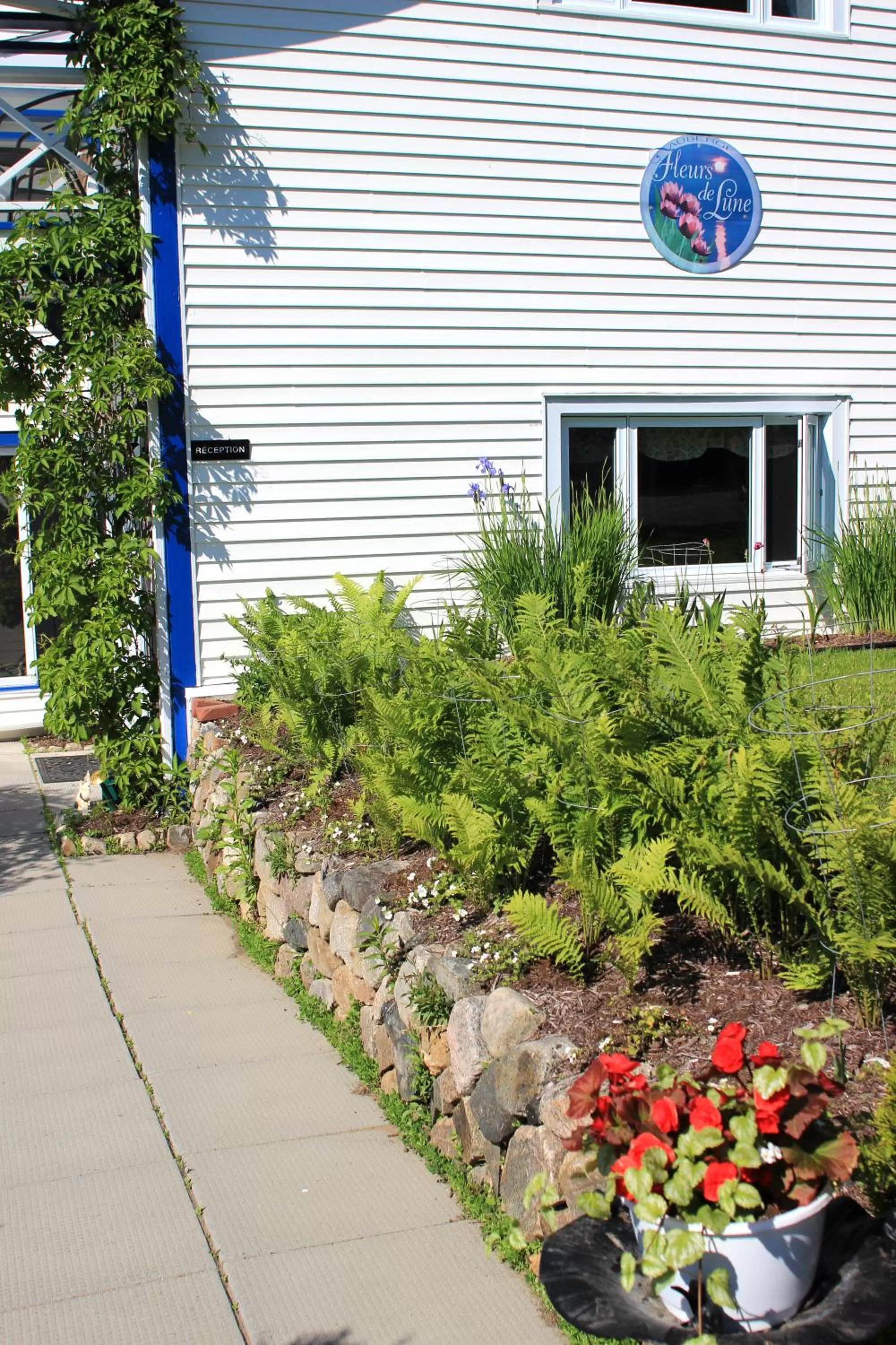 Facade/entrance in Auberge Fleurs de Lune