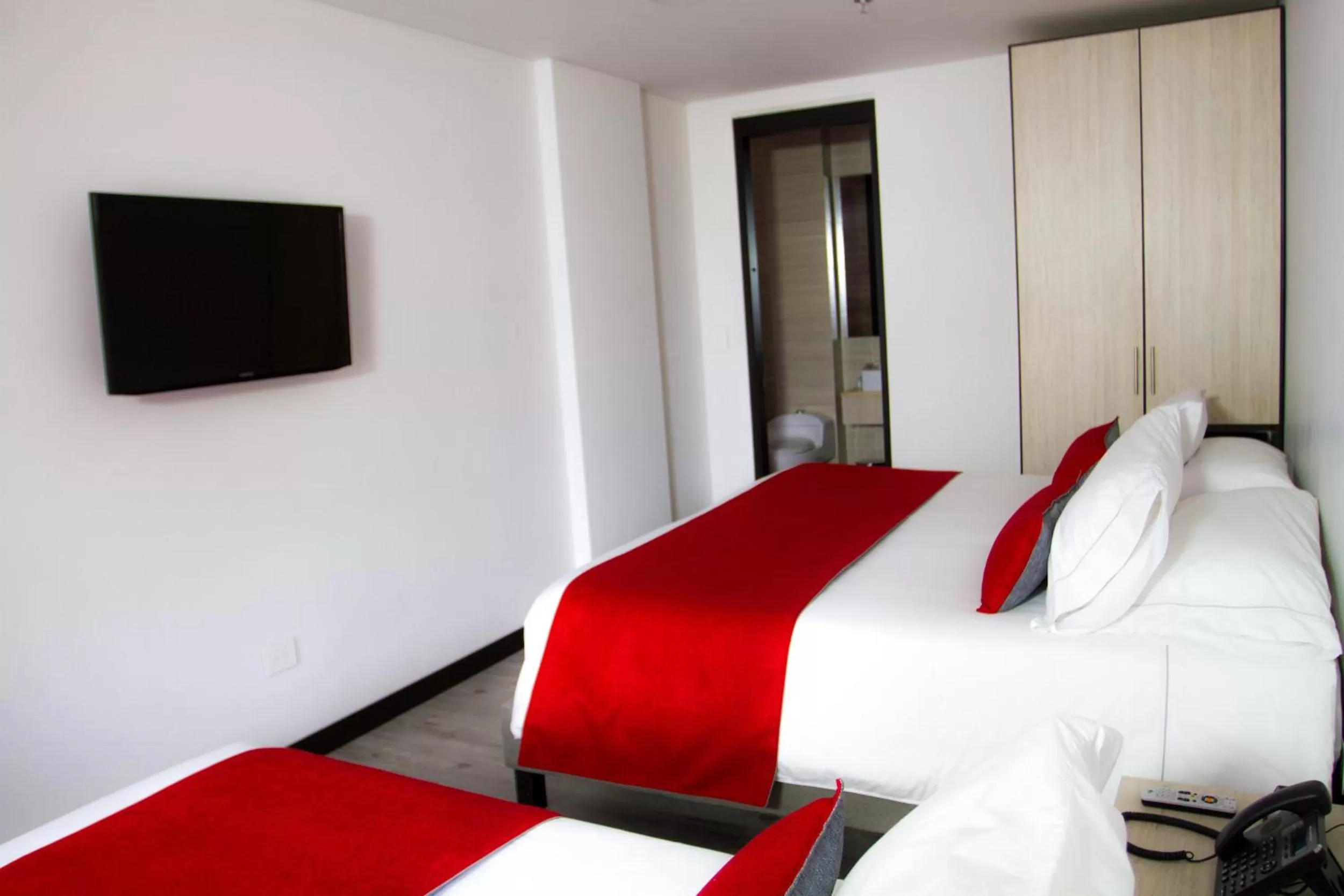 Bedroom, Bed in Hotel WLH Silver Bogota - White Lighthouse