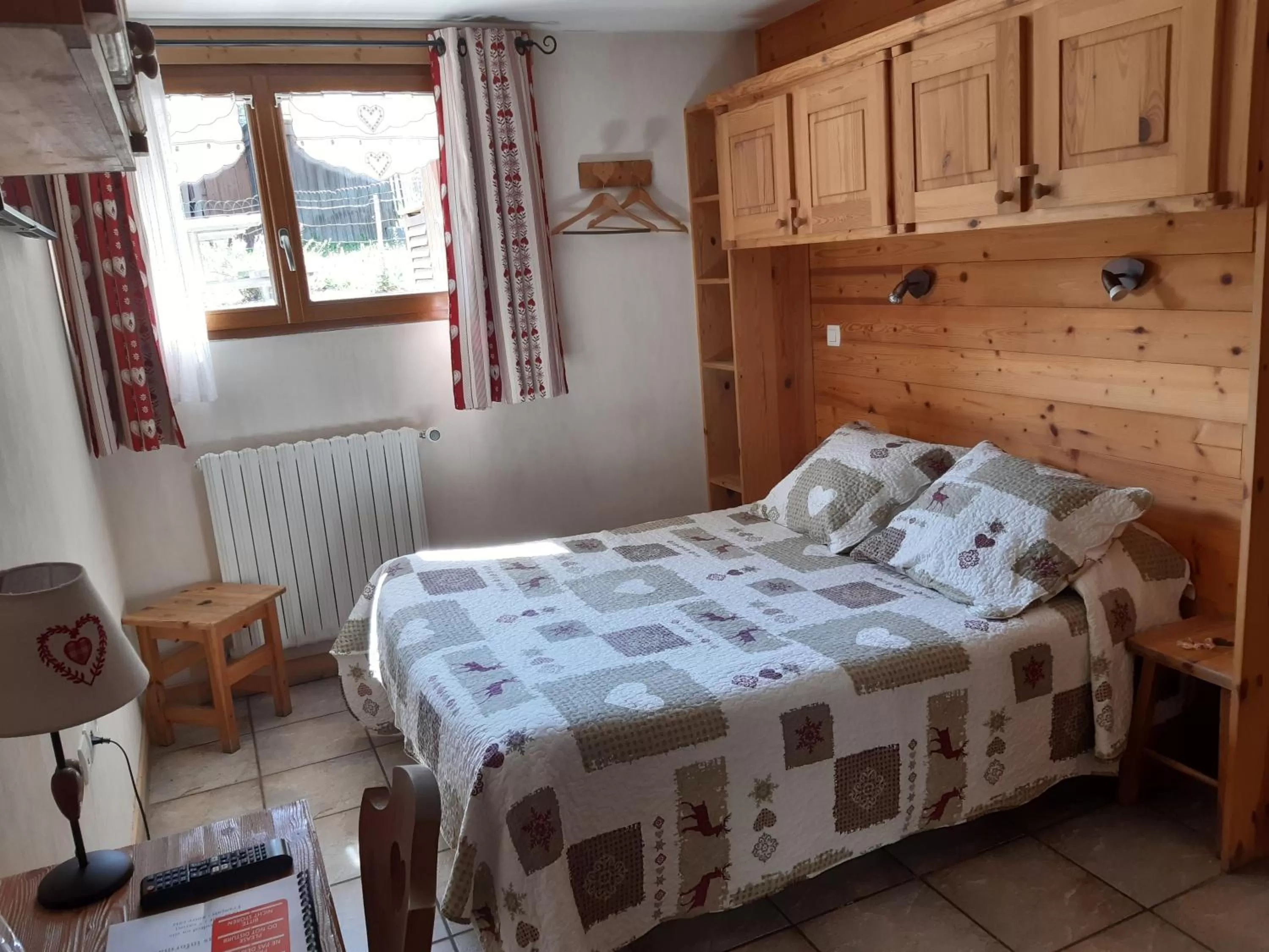 Bed in Hôtel Arolla