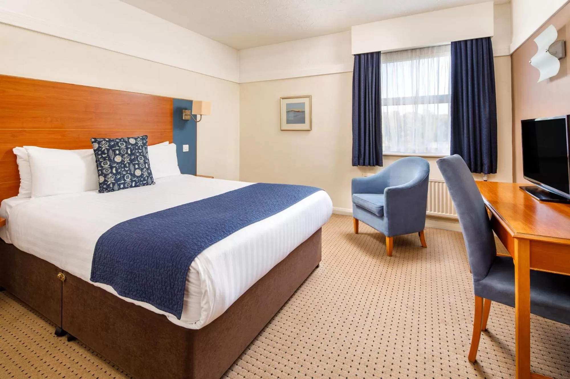 Bed in Mercure Bolton Georgian House Hotel