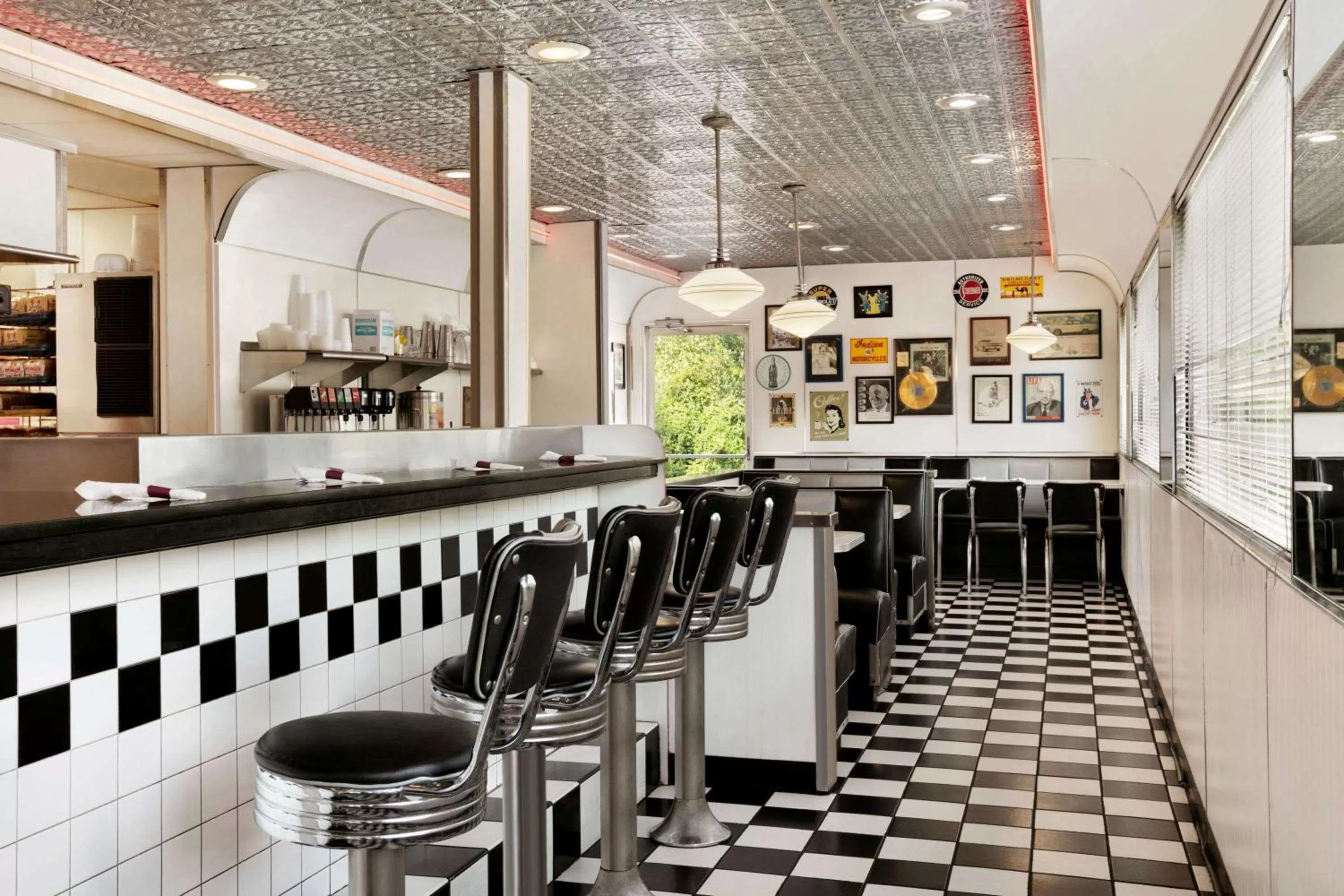 Restaurant/places to eat in Travelodge by Wyndham Low Moor Near Covington