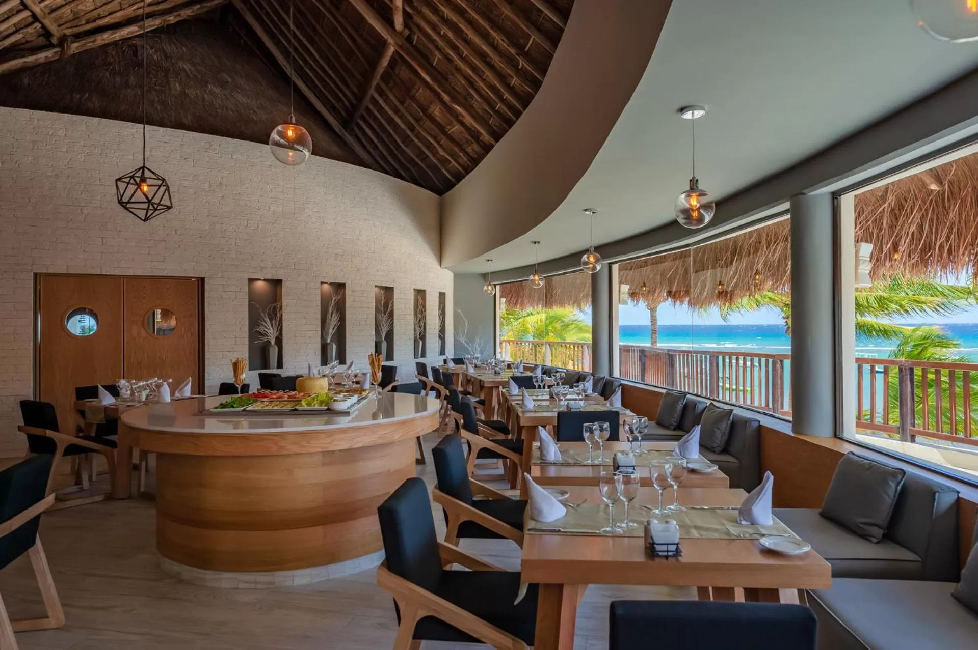 Dinner in The Reef Coco Beach Resort & Spa- Optional All Inclusive