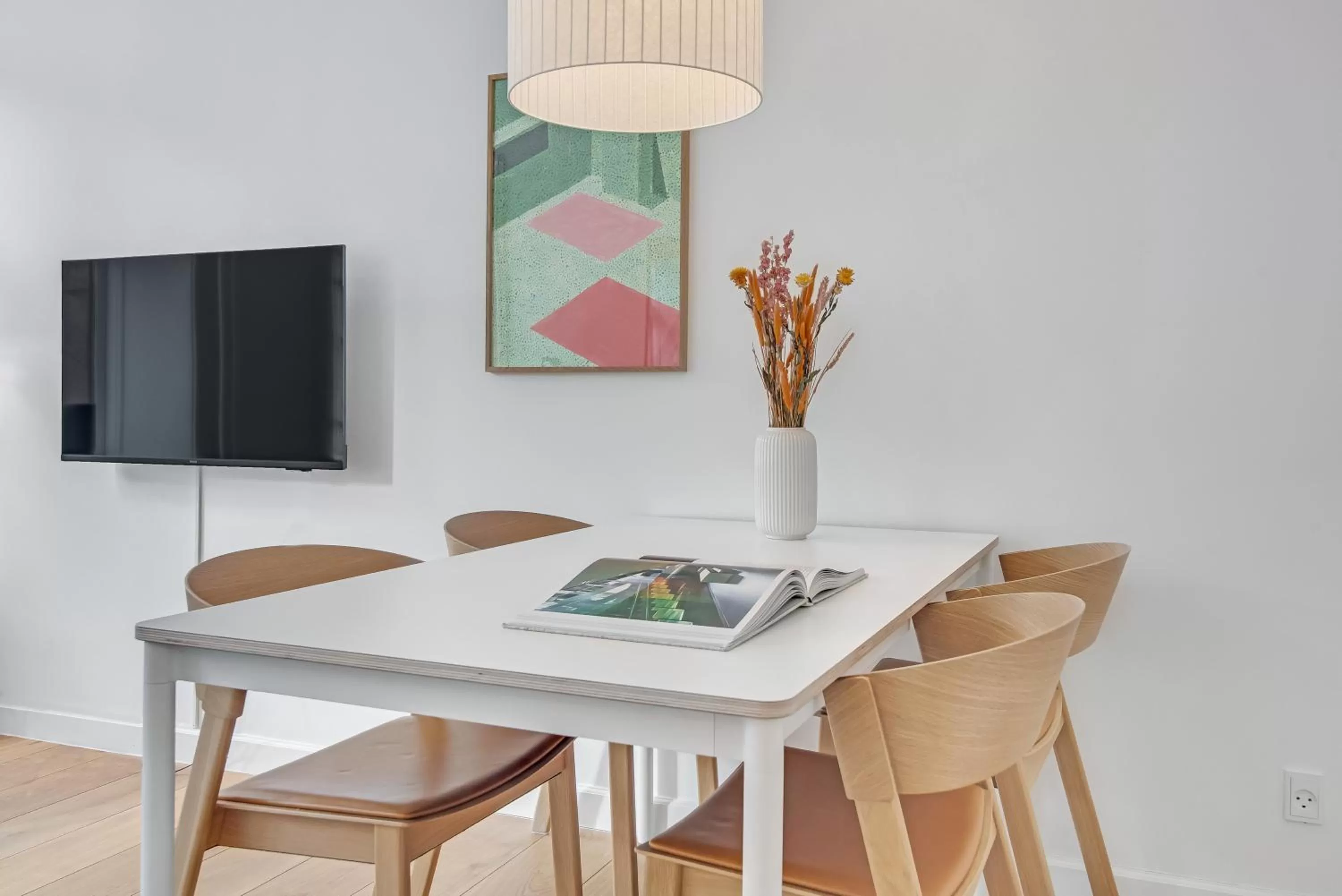 TV and multimedia, Dining Area in NABO Hotel Apartments