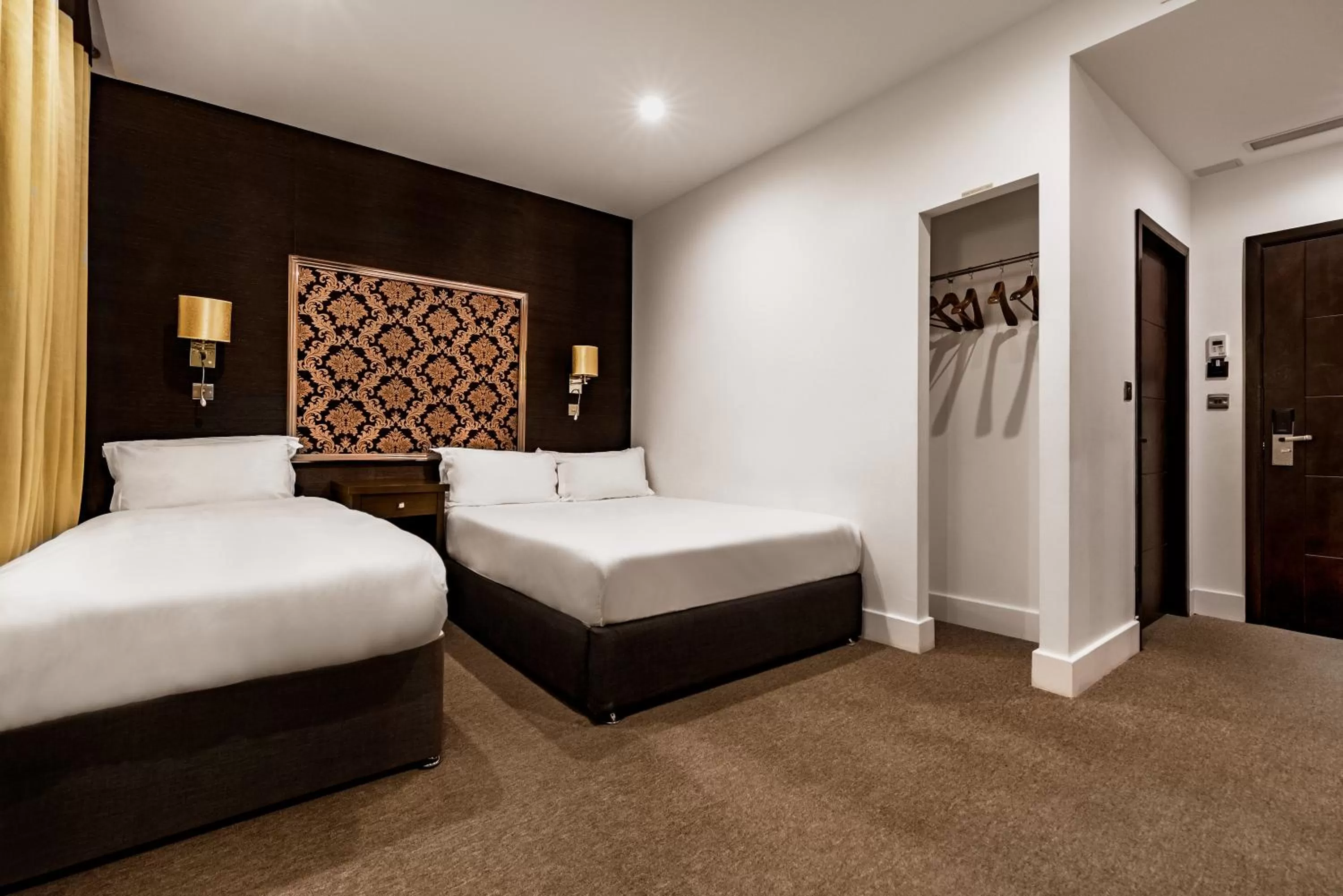 Bed in Grand Sapphire Hotel & Banqueting