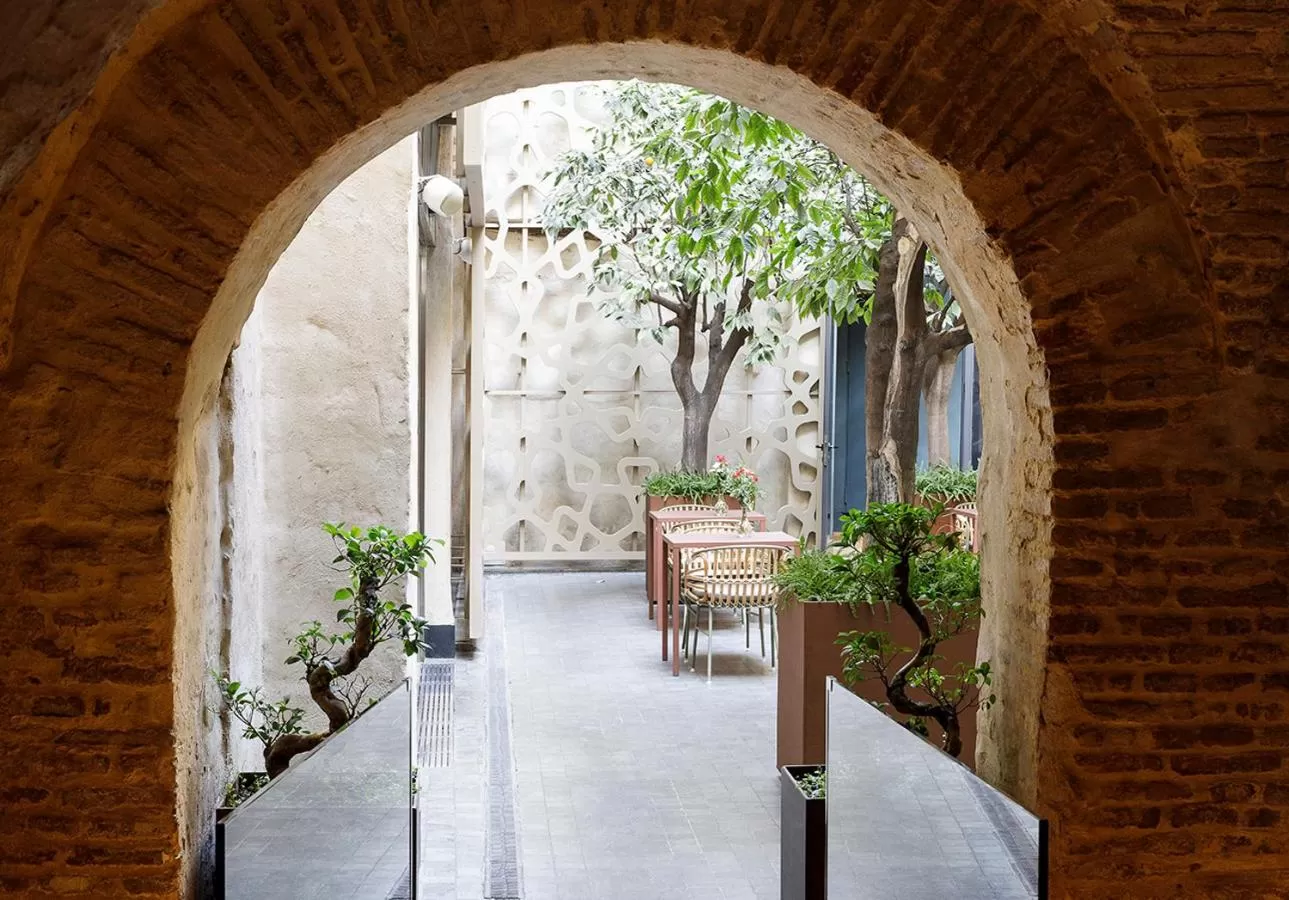 Patio in EME Catedral Mercer Hotel