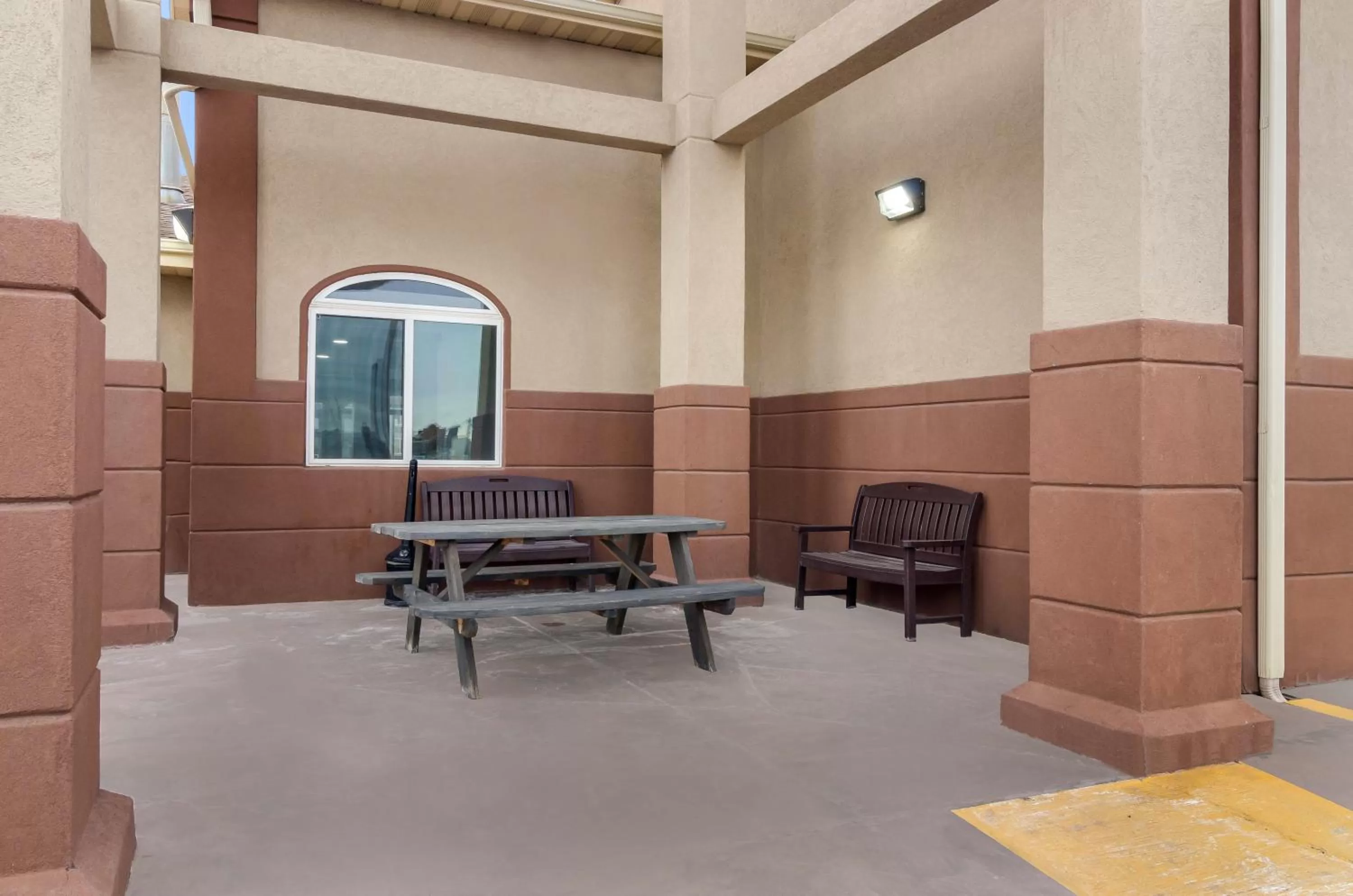 Patio in Econo Lodge Scottsbluff