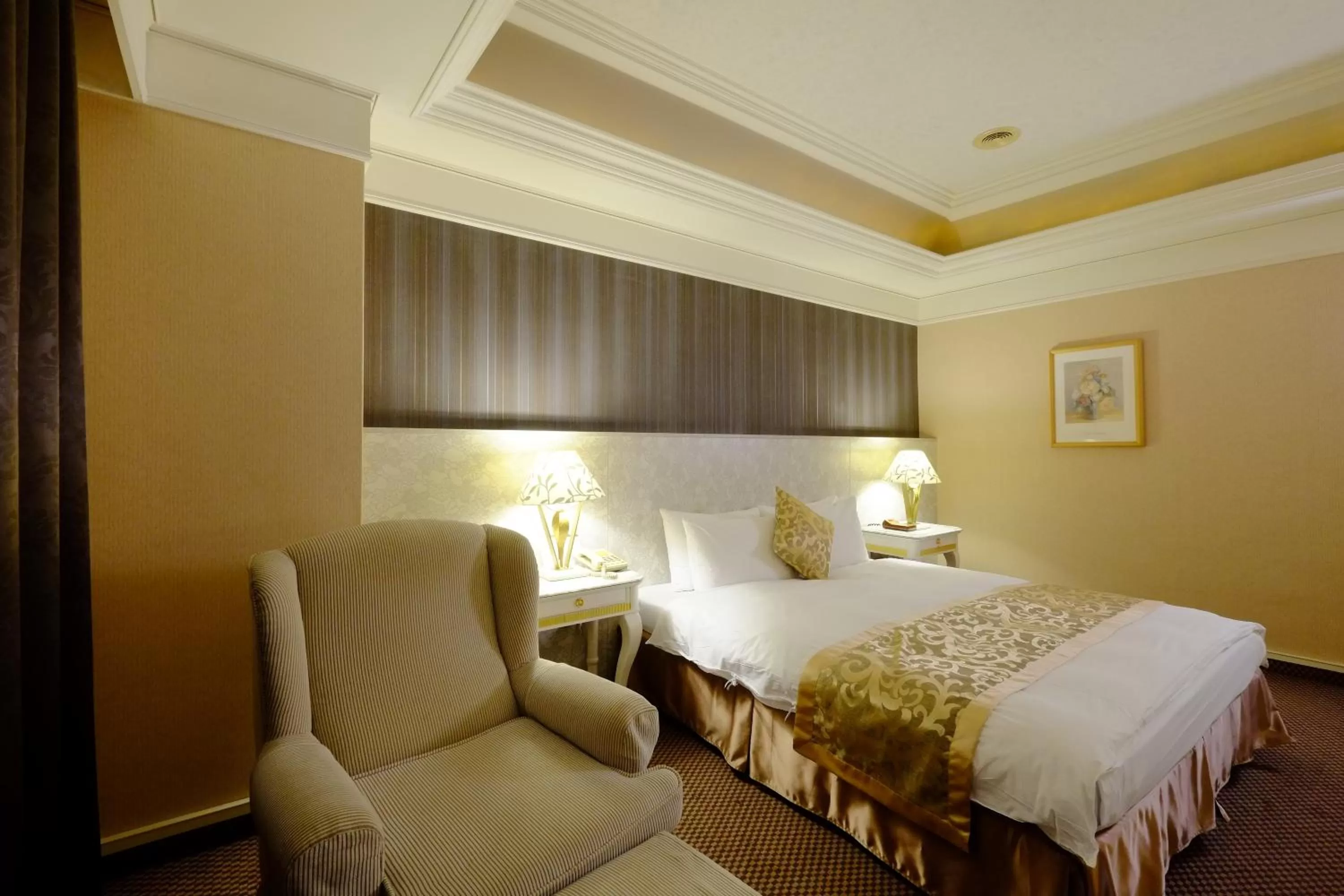 Photo of the whole room, Bed in F Hotel - Taichung