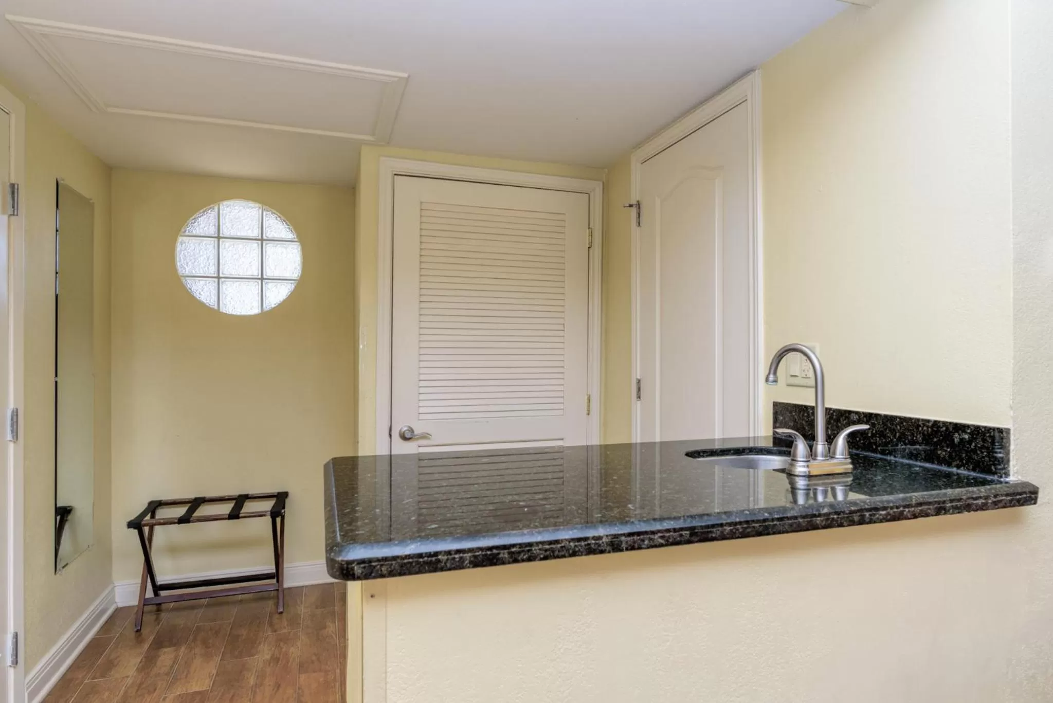 Kitchen or kitchenette in Isla Grand Beach Resort