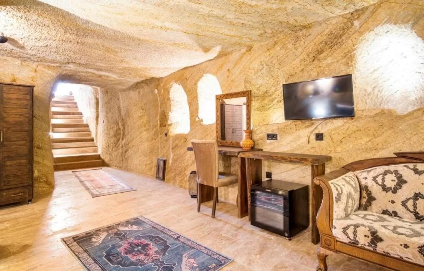 TV and multimedia in Uzay Cave Suite Hotel