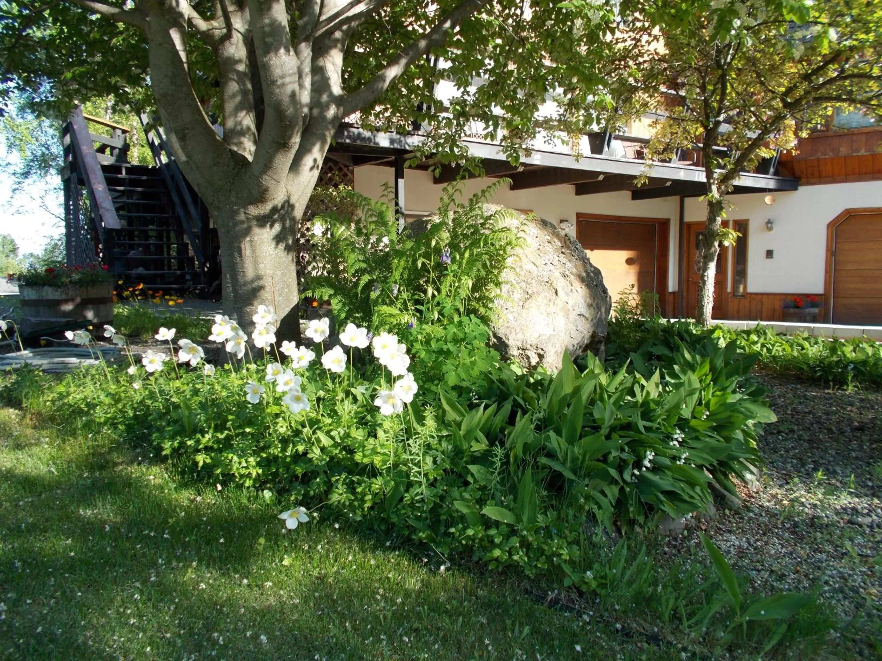 Garden in Alaska Chalet Bed & Breakfast