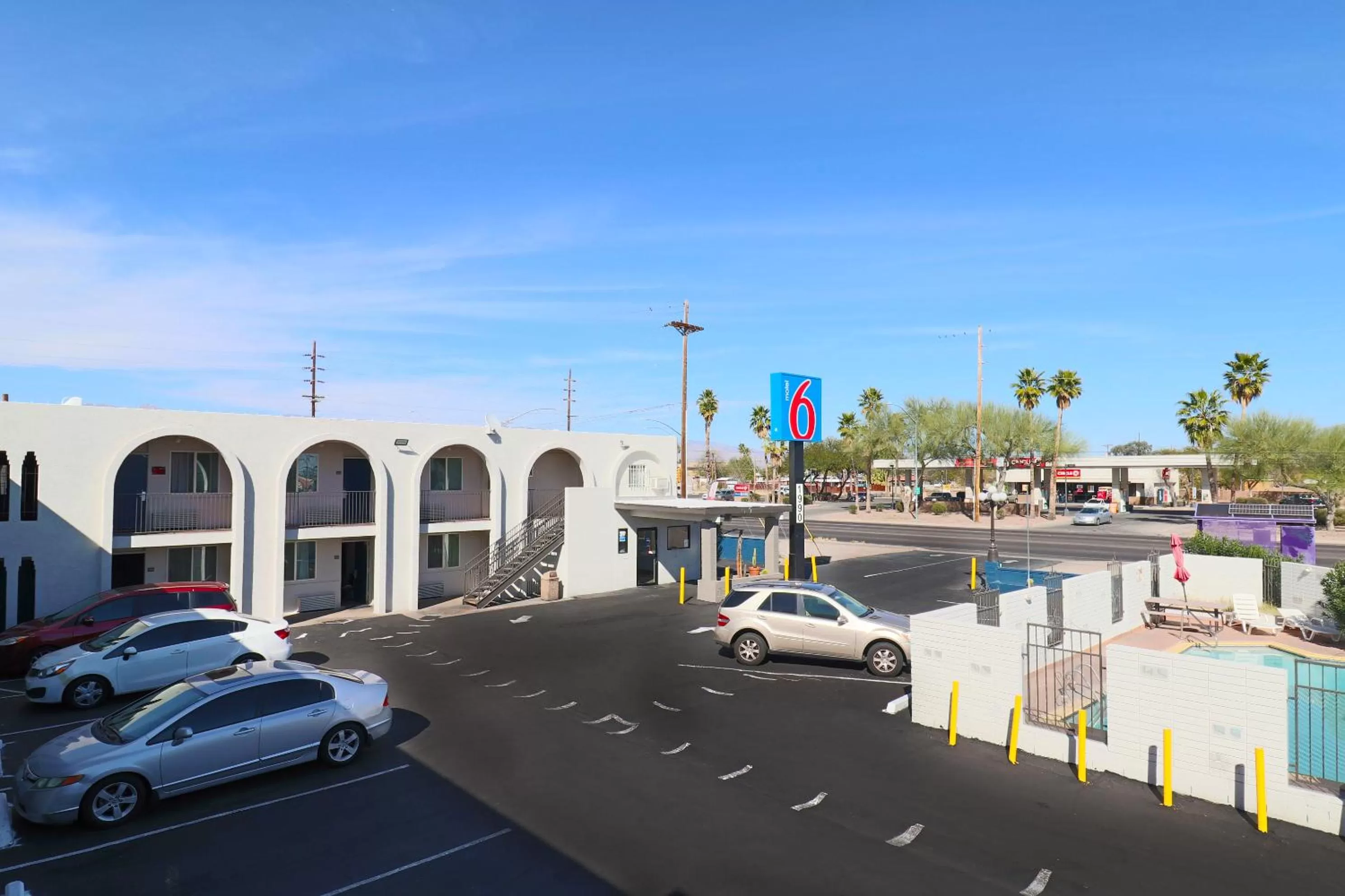 Property building in Motel 6 Tucson, AZ - East Williams Center