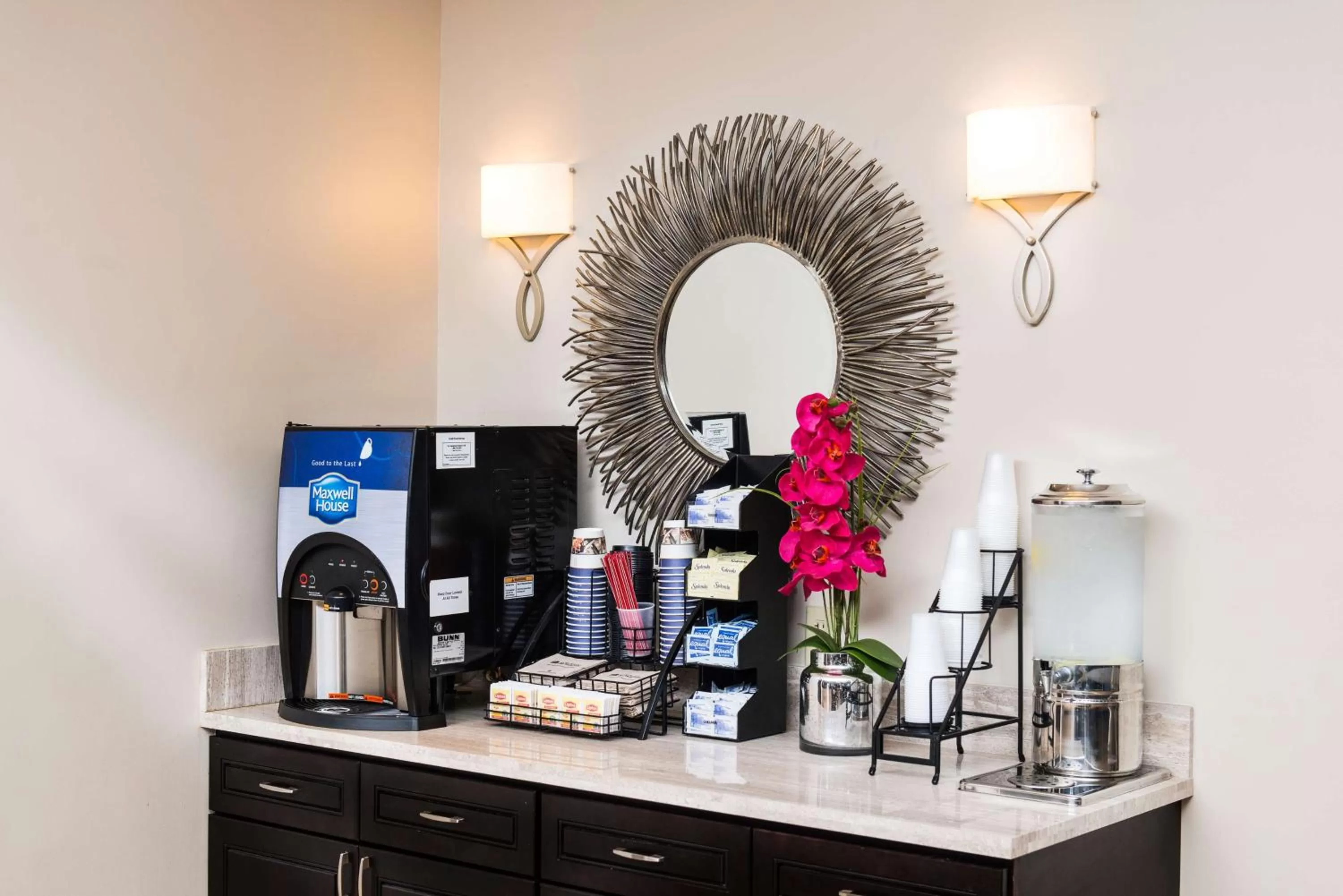 Breakfast in Best Western Plus Hollywood/Aventura