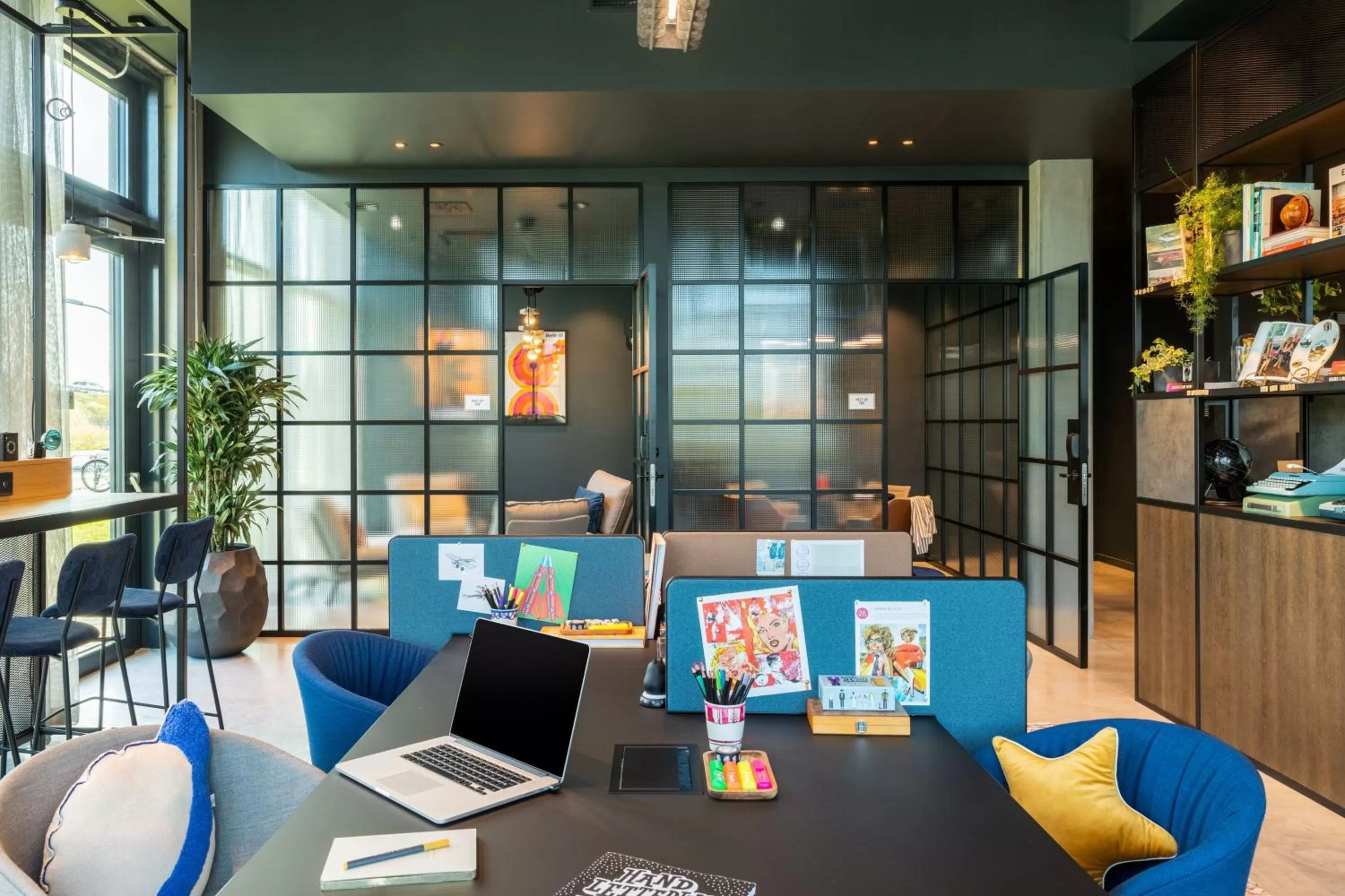 Lobby or reception in Moxy Berlin Airport