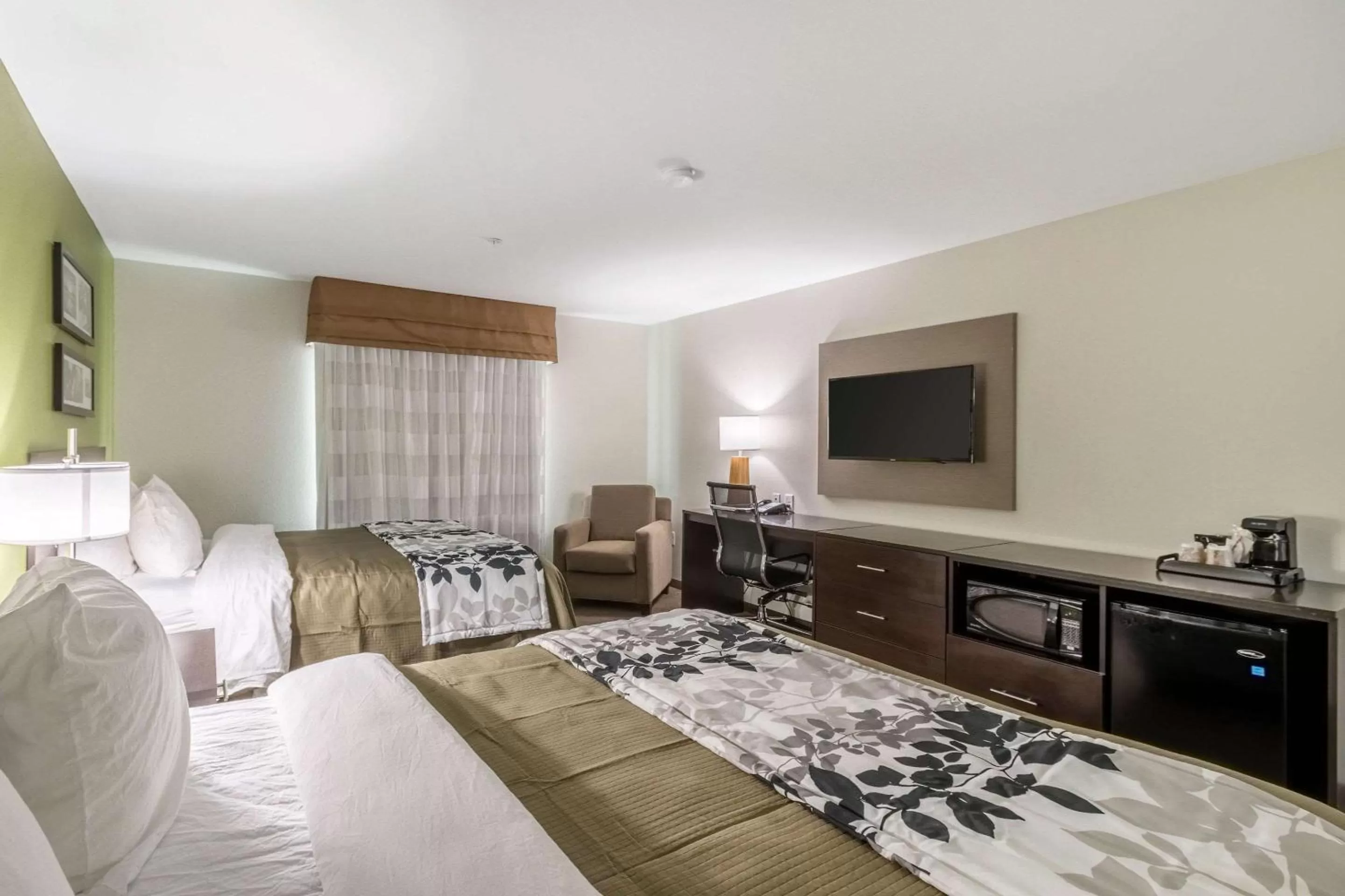 Photo of the whole room, Bed in Sleep Inn & Suites College Station near University