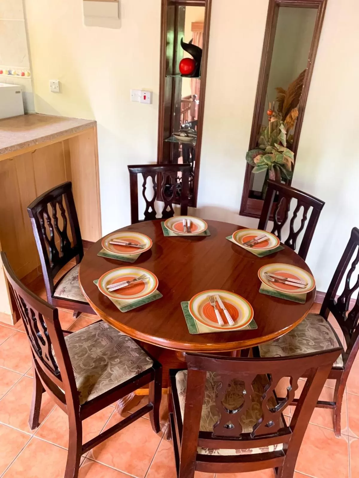 Dining area in Oilepo Cottage
