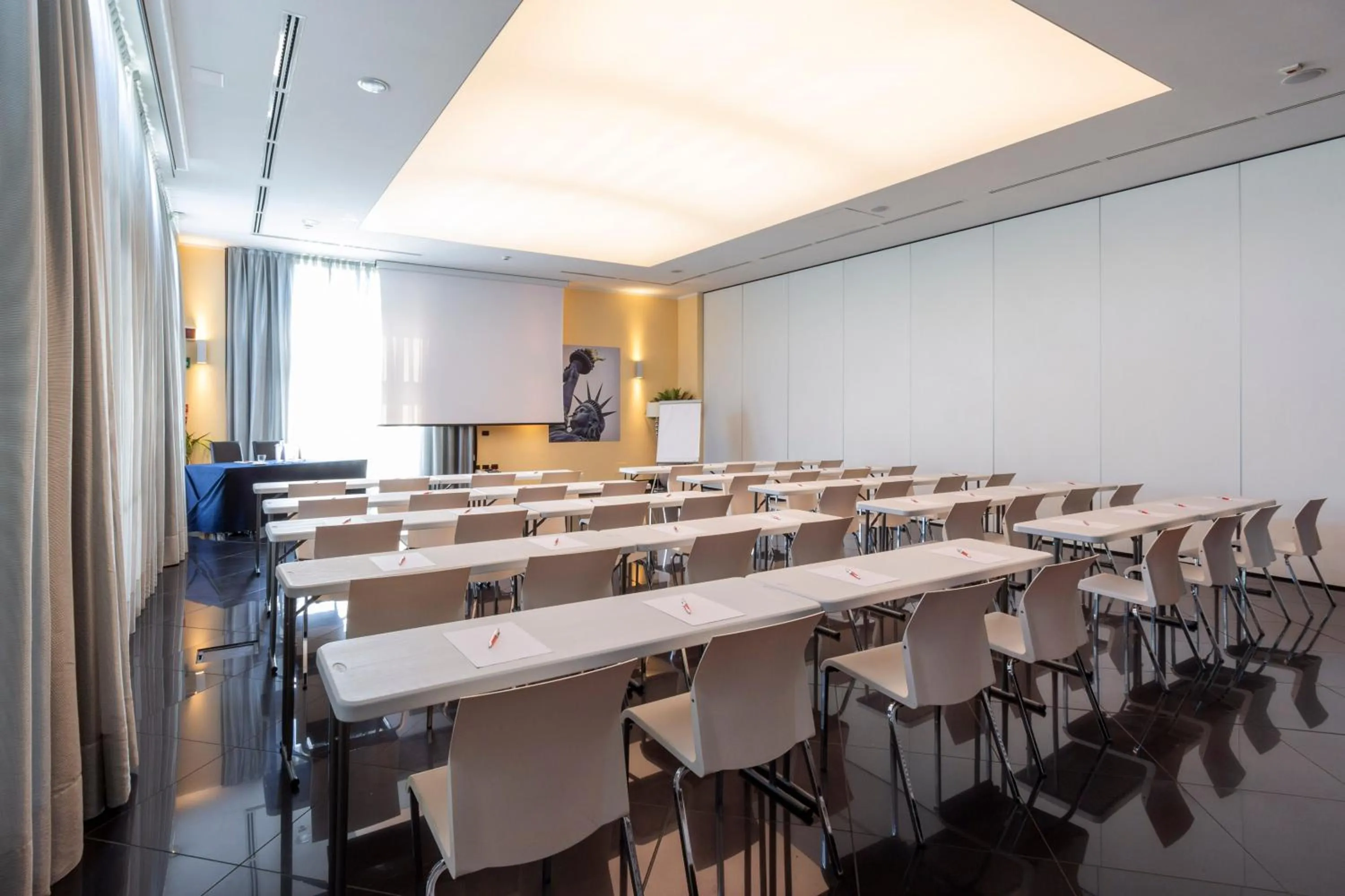 Meeting/conference room in Amatì Design Green Hotel