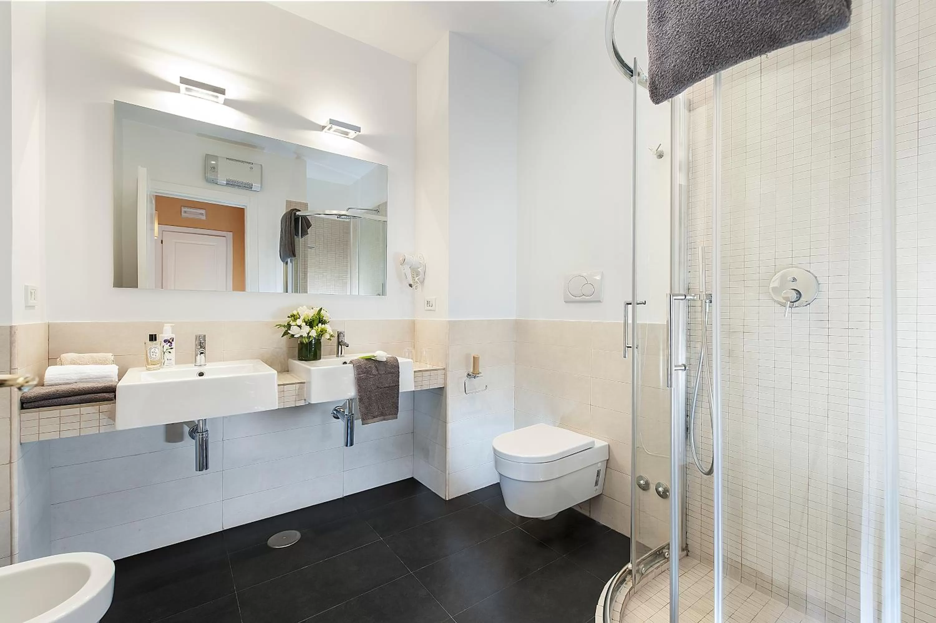 Bathroom in All'Orologio