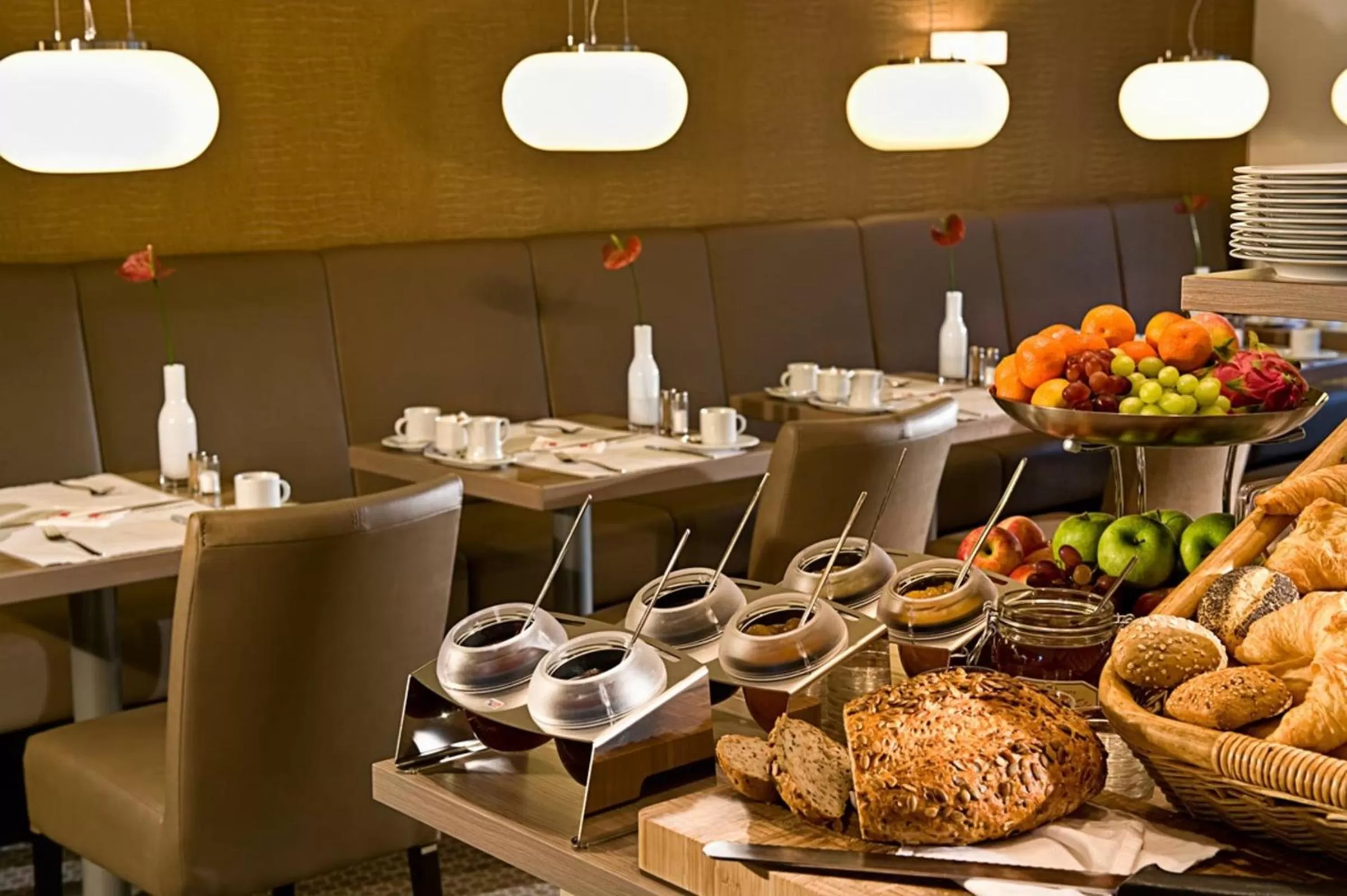 Restaurant/places to eat in Hotel Conti Duisburg - Partner of SORAT Hotels