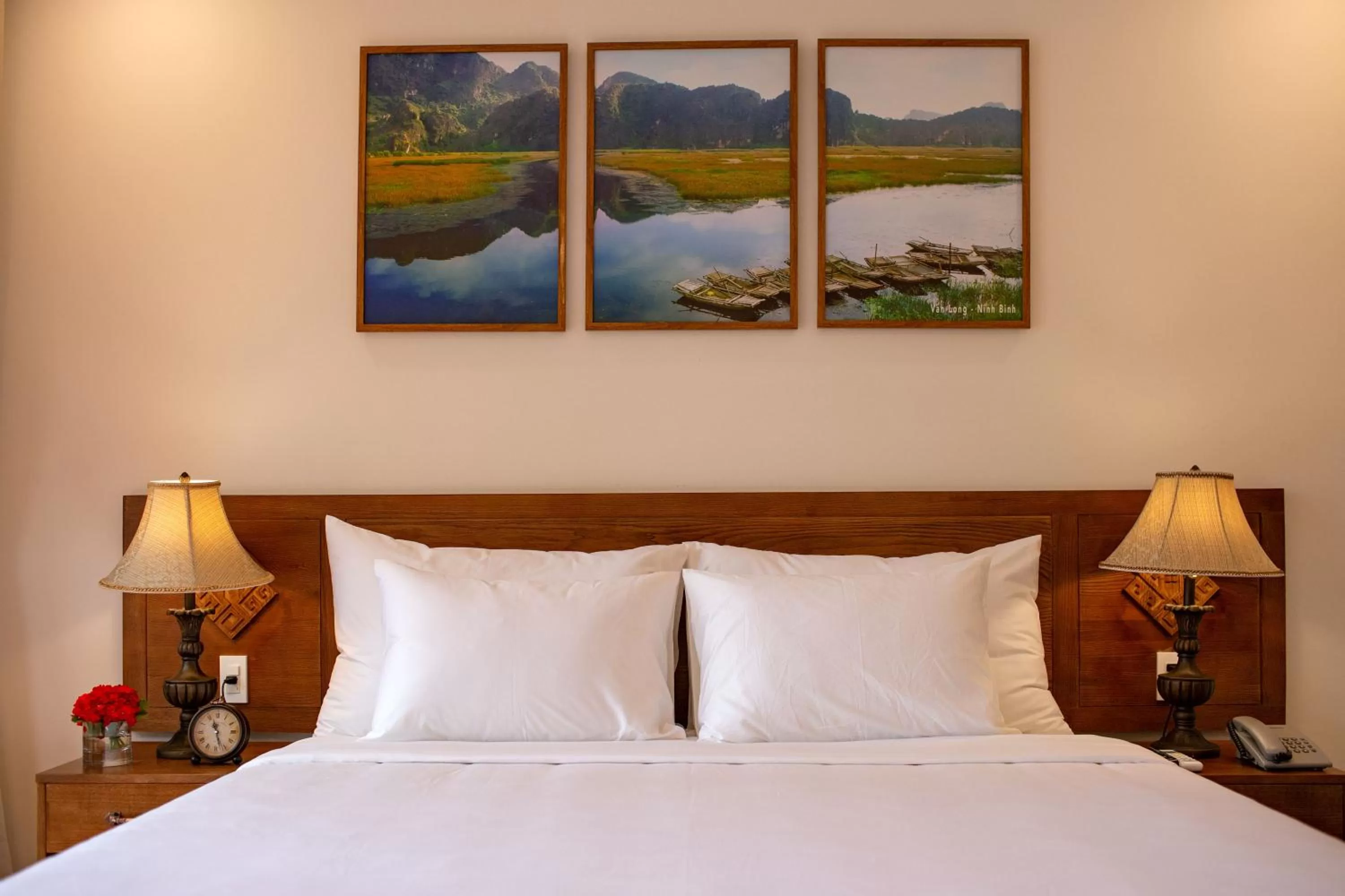 Bed in Bai Dinh Garden Resort & Spa