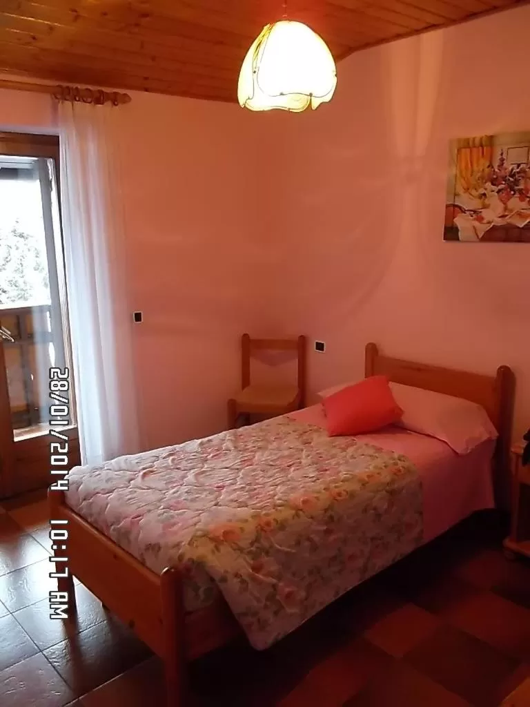 Decorative detail, Bed in Hotel Residence La Rosa