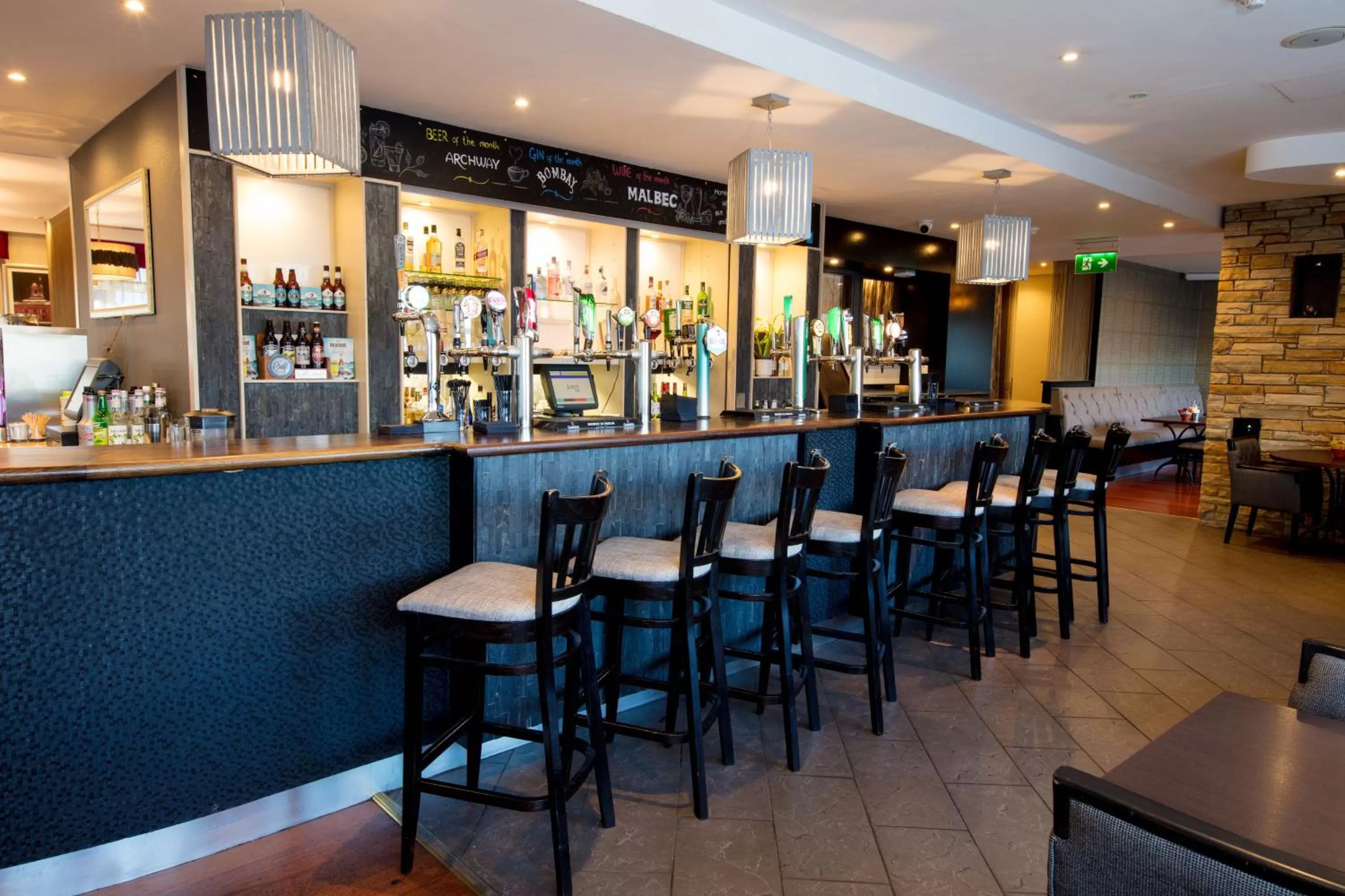 Lounge or bar in Leonardo Hotel Cork